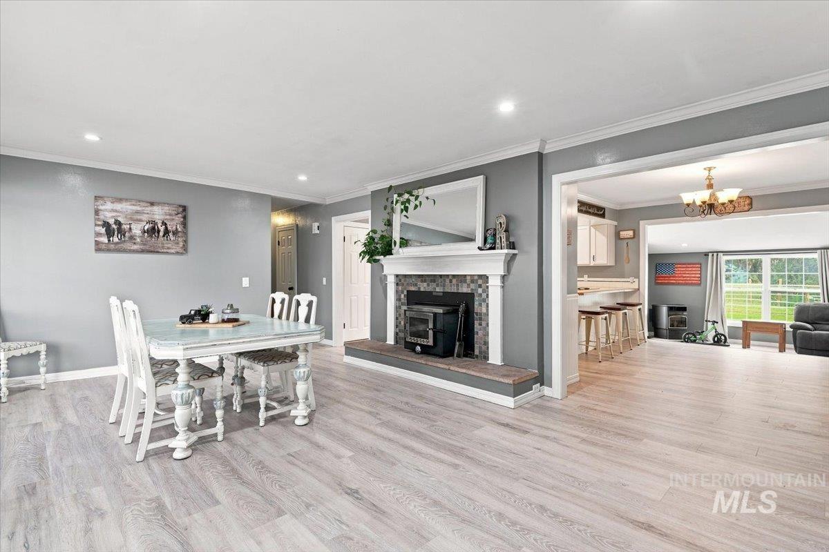 2322 W Roosevelt Avenue