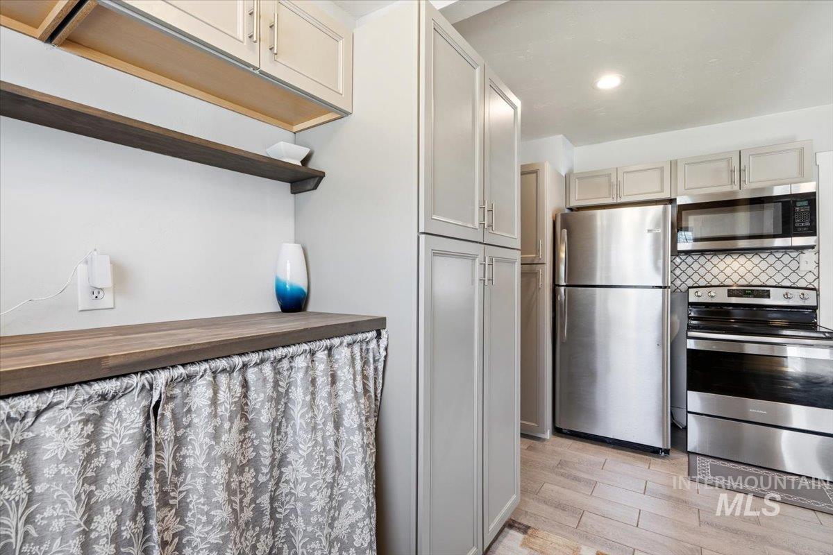 620 16th Avenue S.
