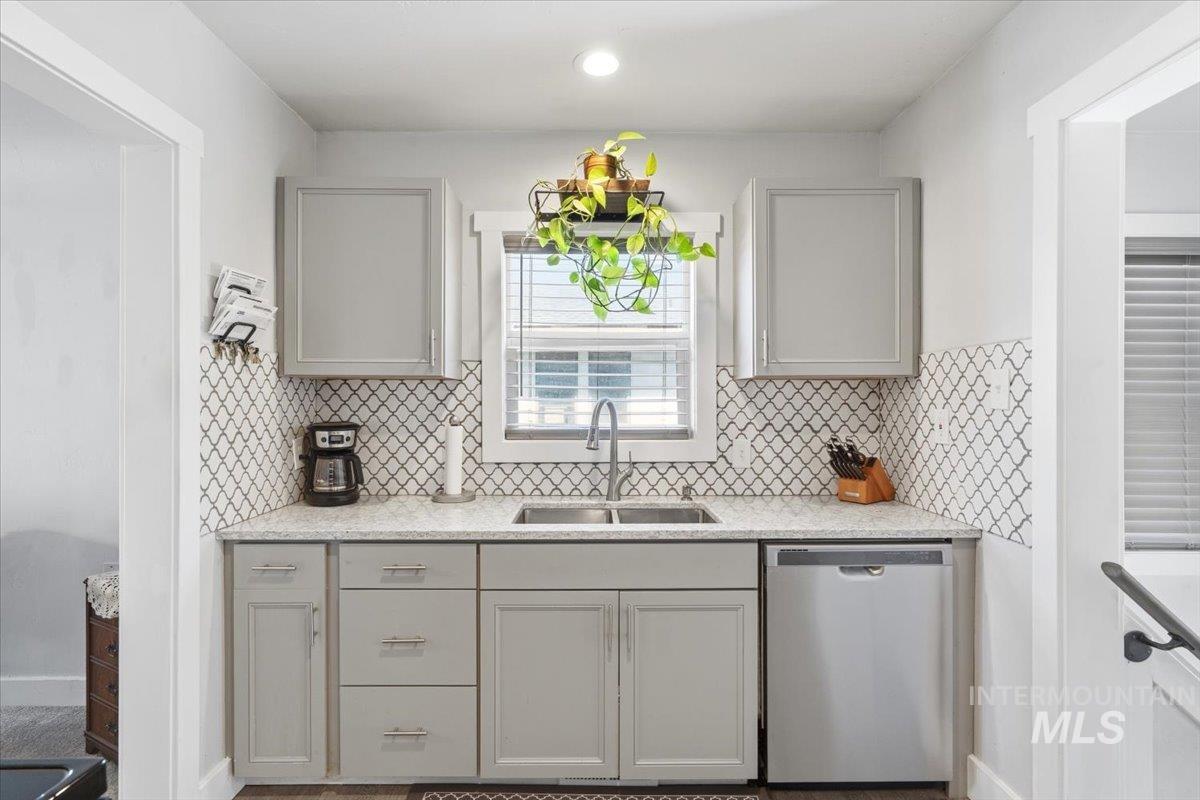 620 16th Avenue S.
