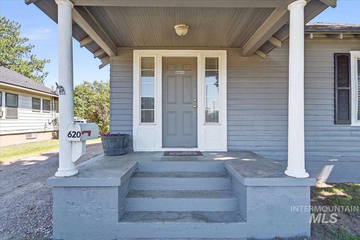 620 16th Avenue S.