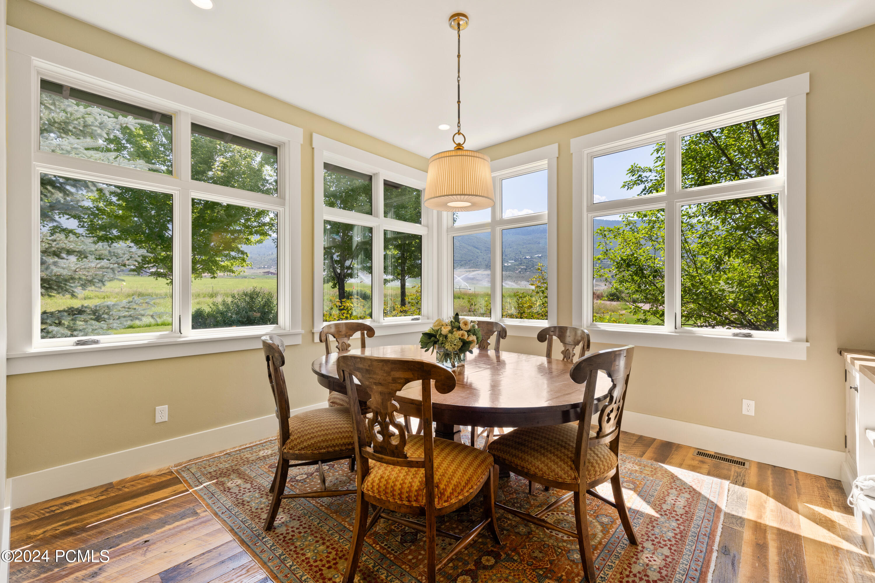 2579 Splendor Valley Road