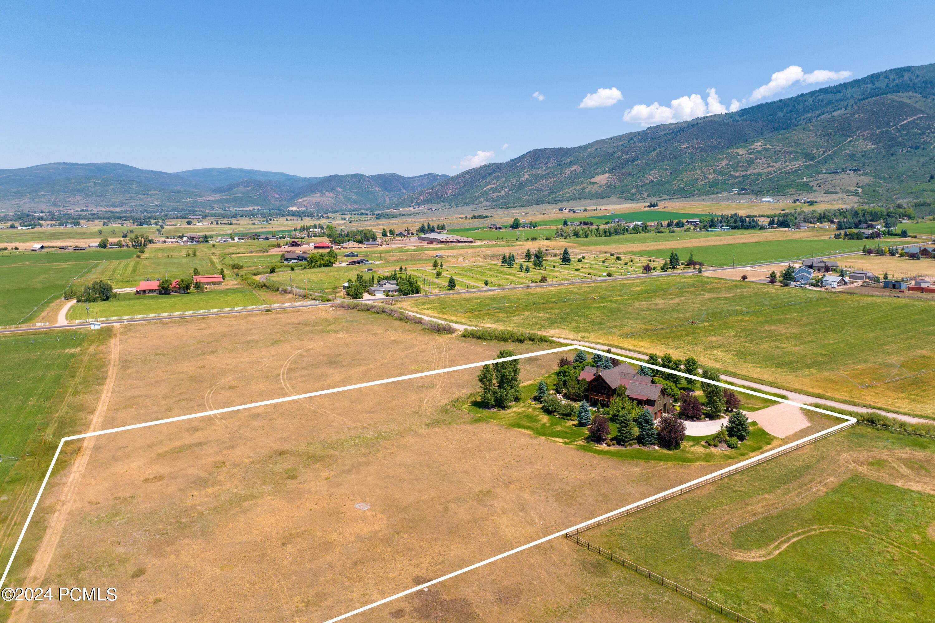 2579 Splendor Valley Road