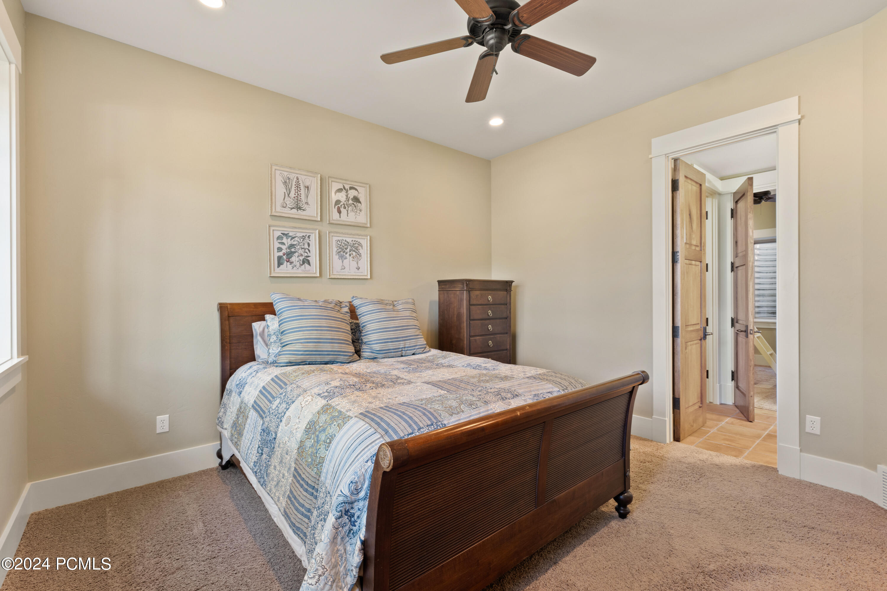 2579 Splendor Valley Road