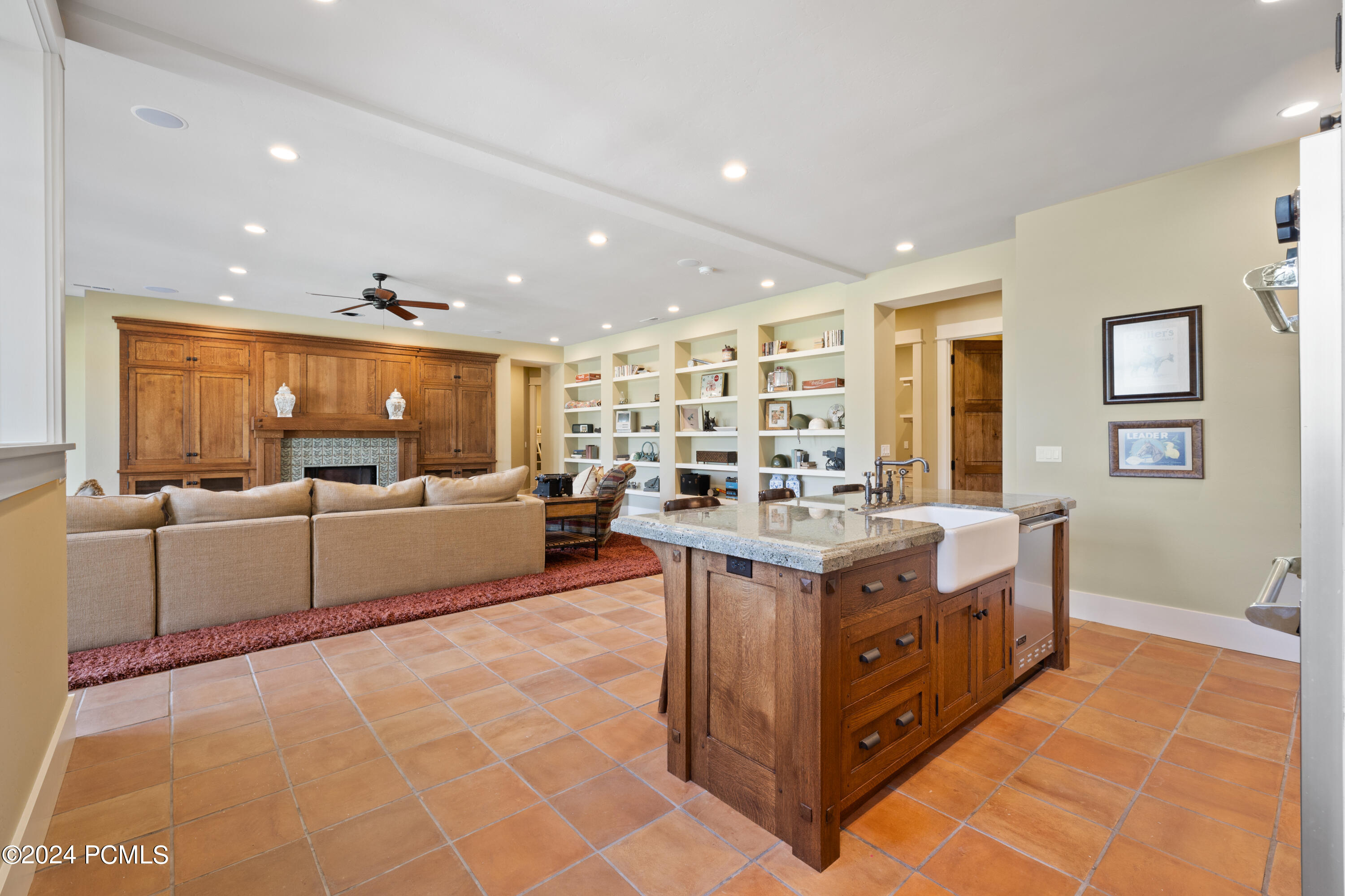 2579 Splendor Valley Road