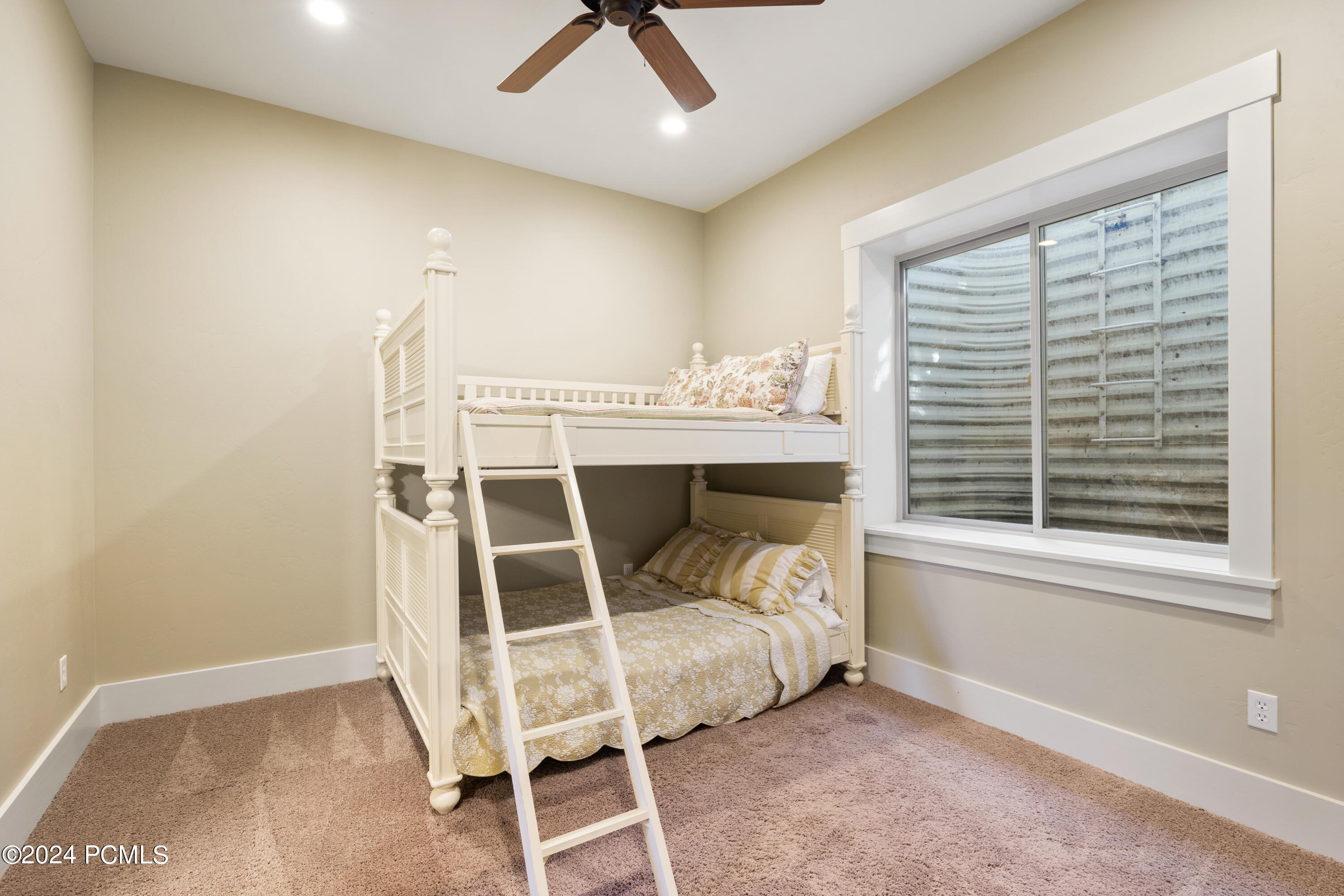 2579 Splendor Valley Road