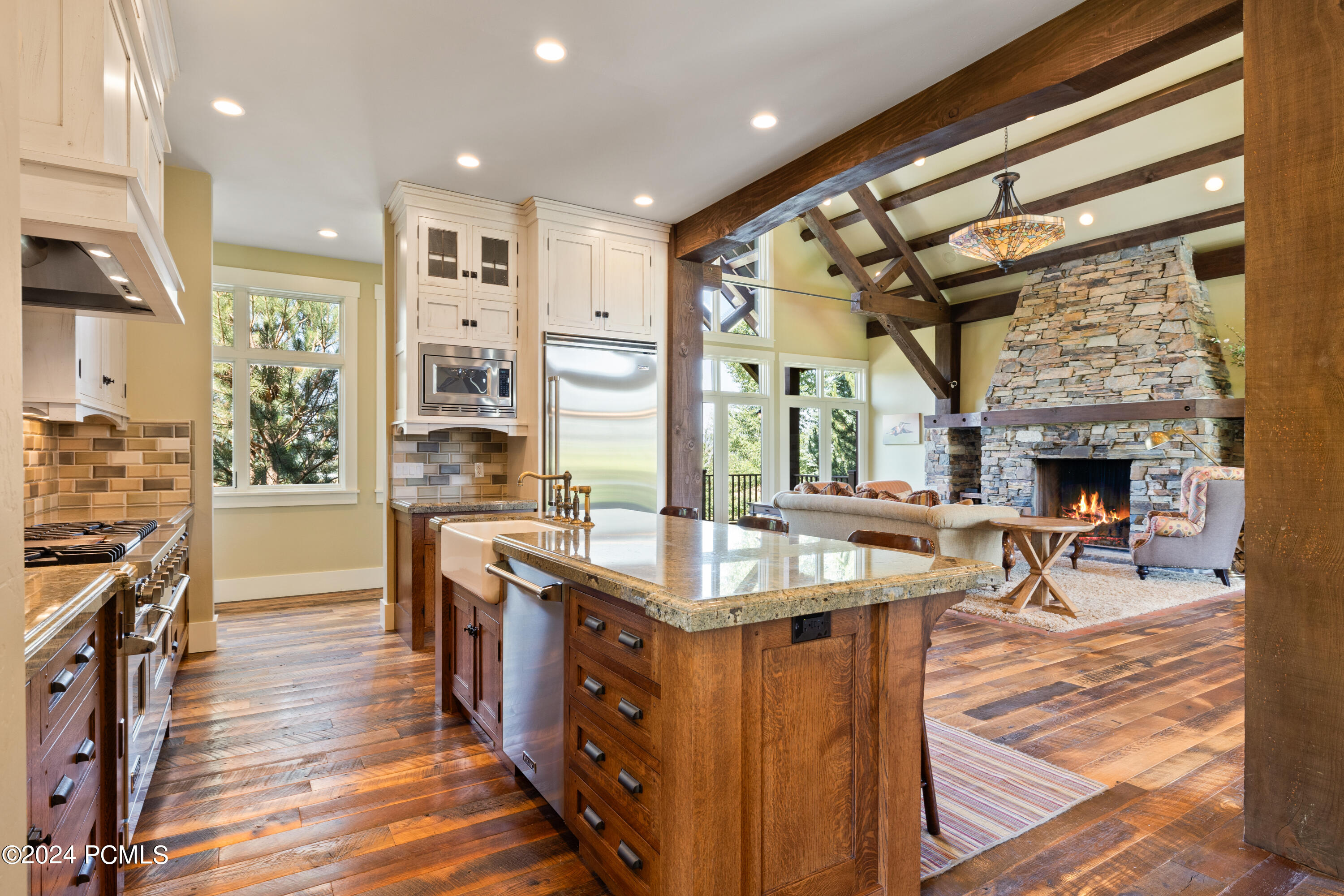 2579 Splendor Valley Road