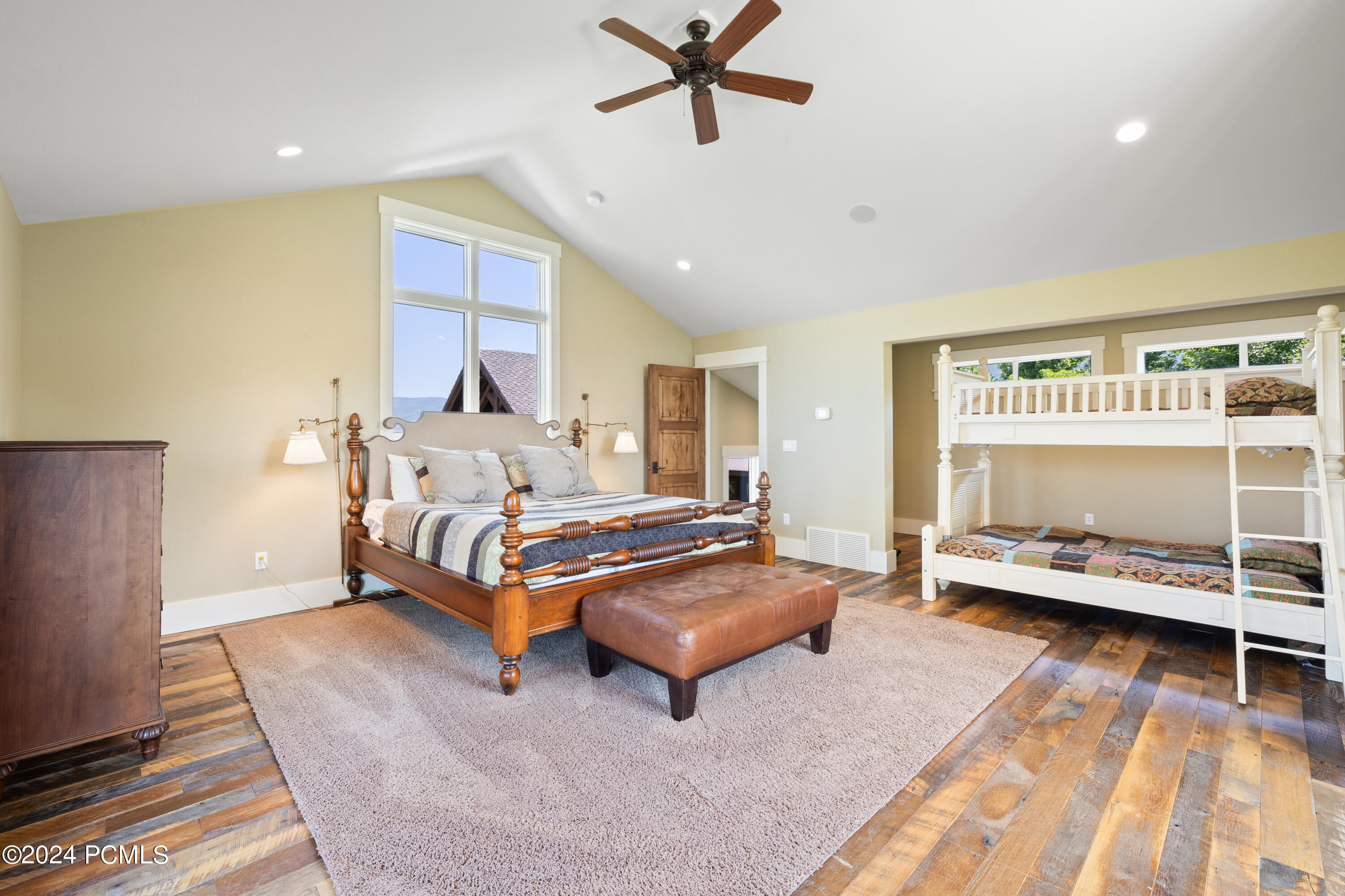 2579 Splendor Valley Road