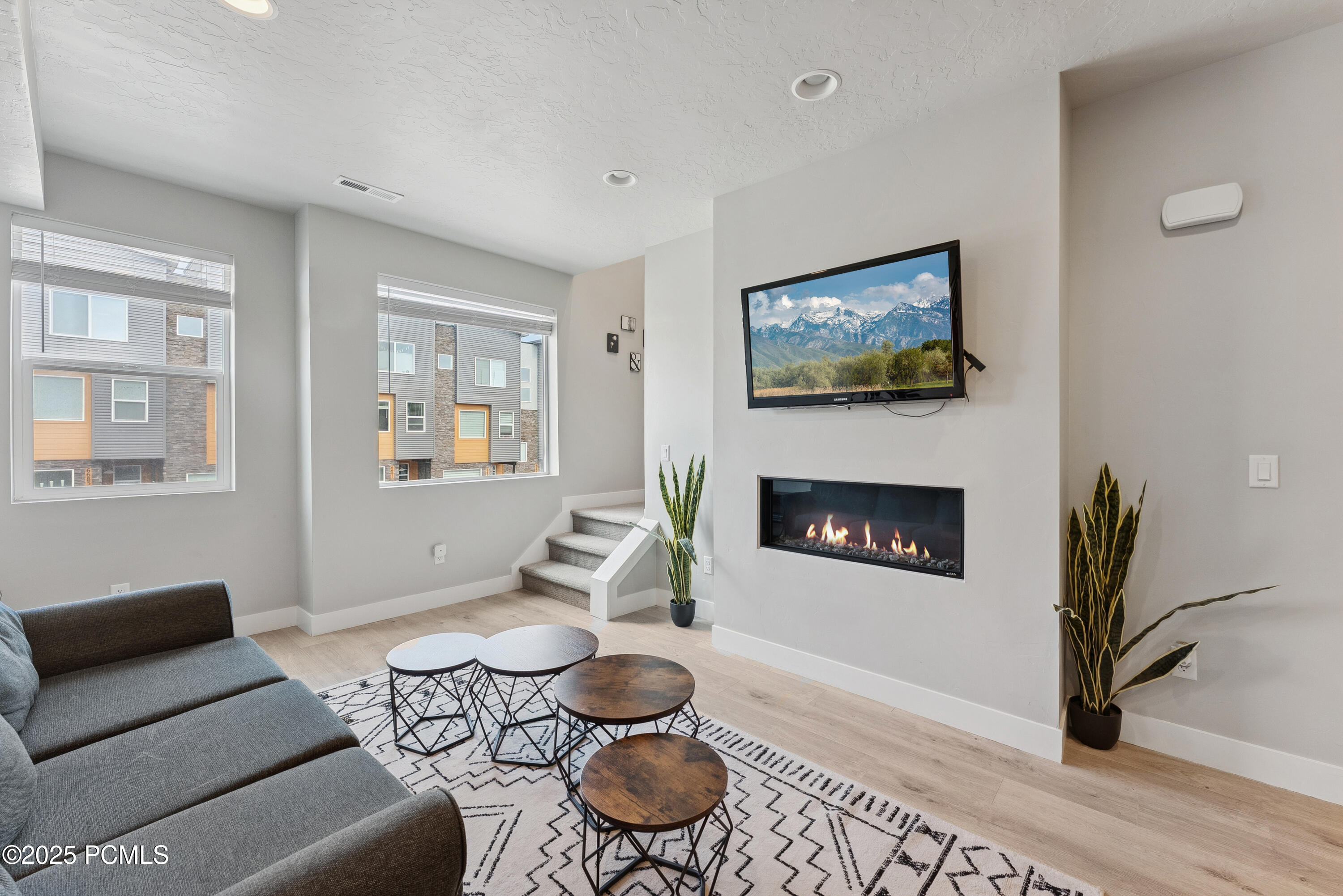 6684 Purple Poppy Lane