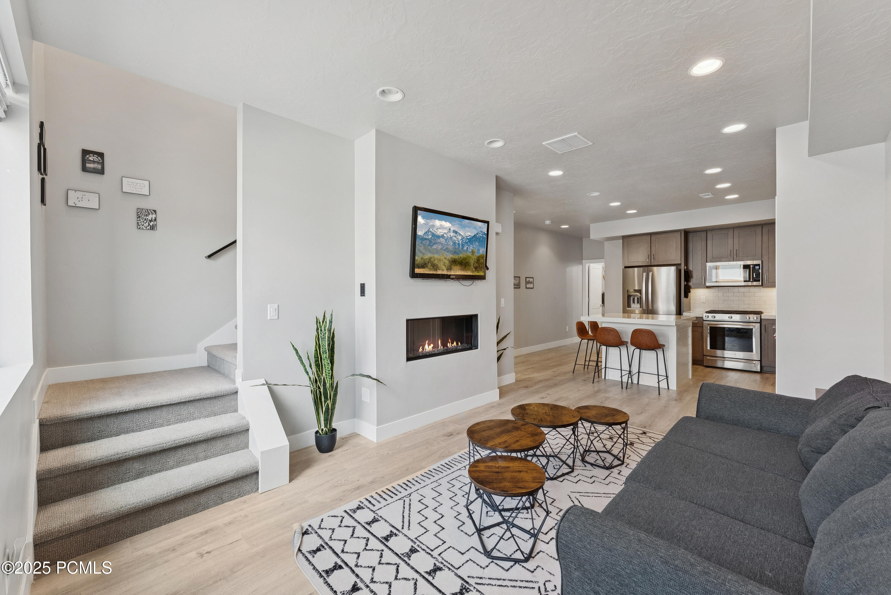 6684 Purple Poppy Lane