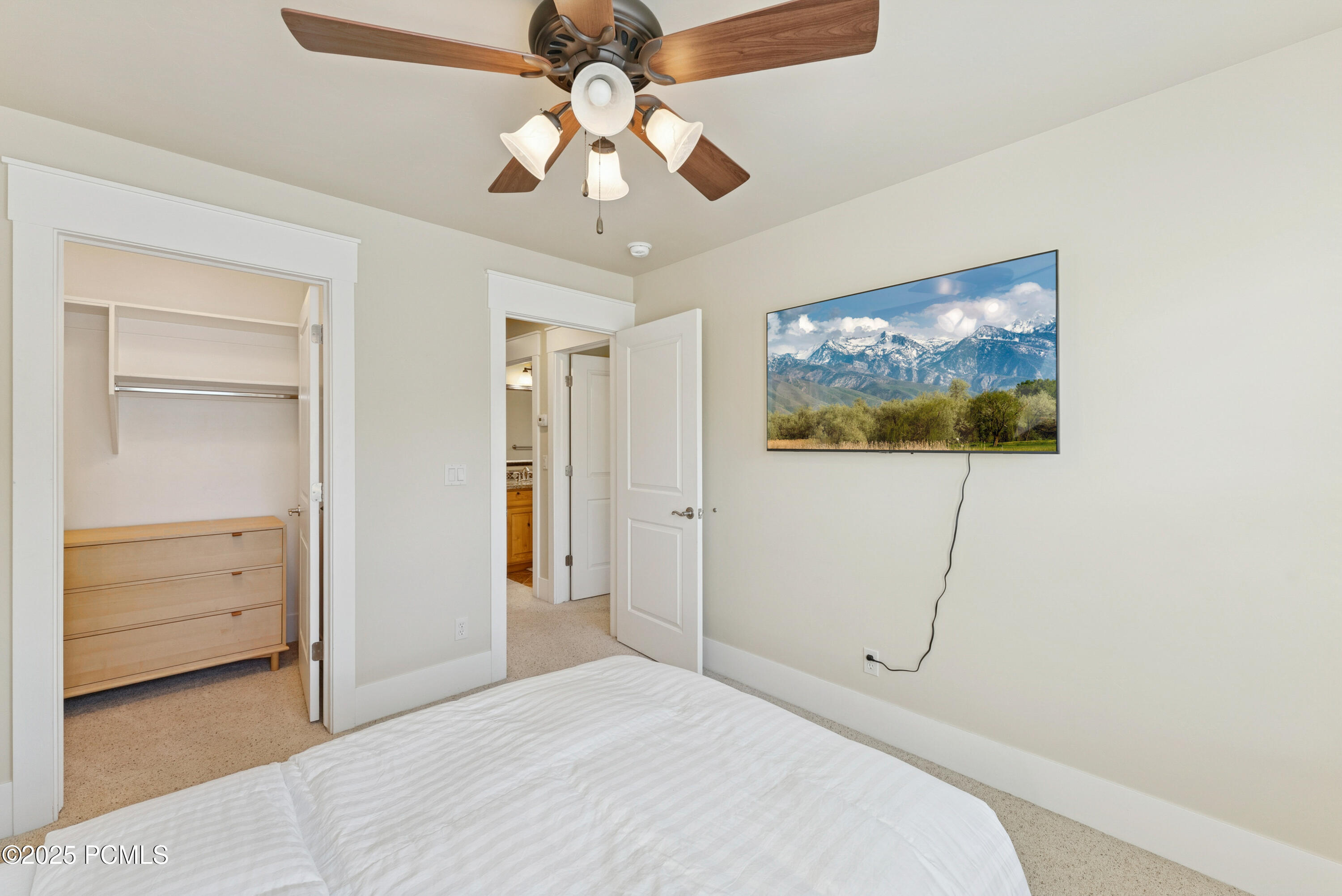 541 Craftsman Way, Midway