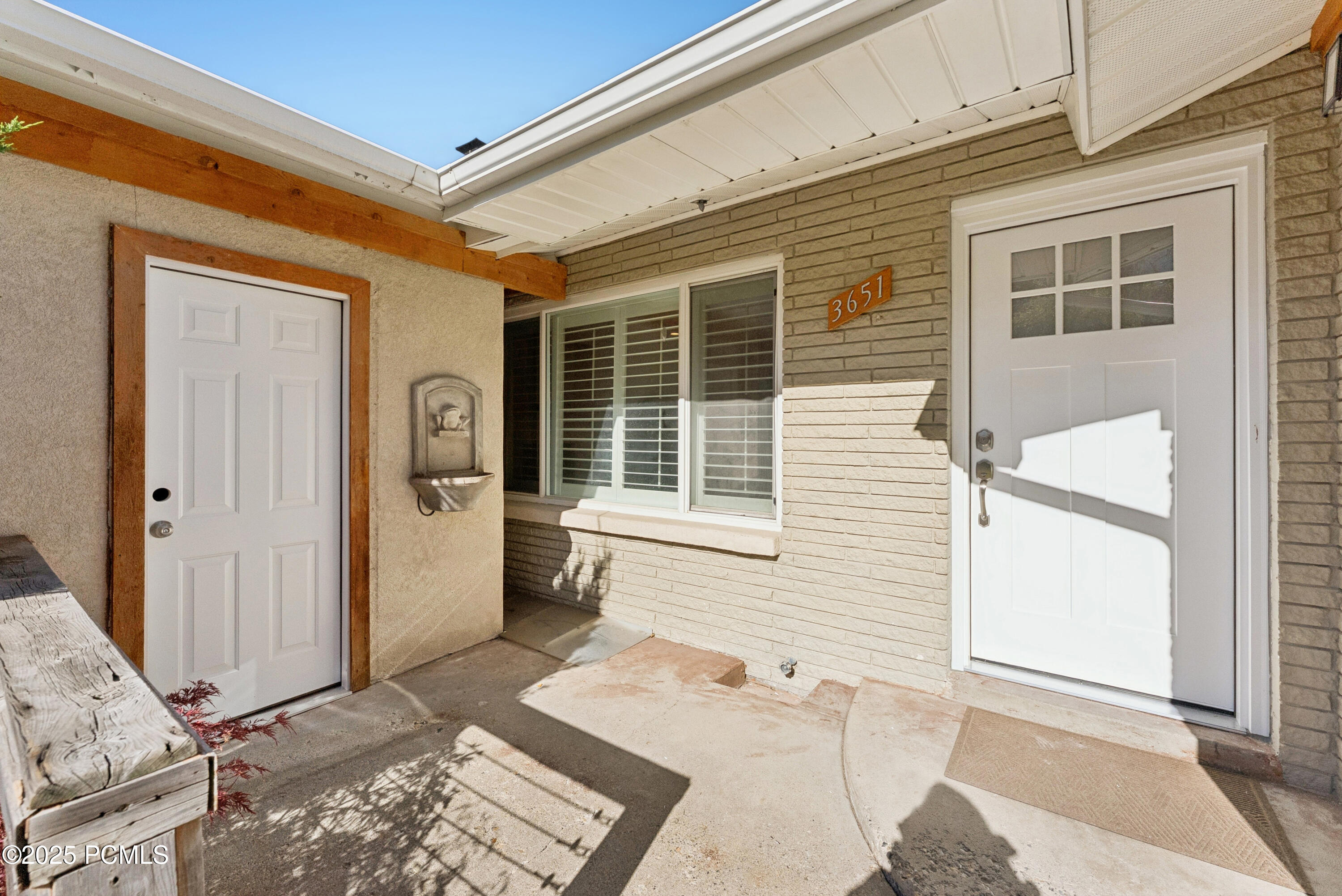 3651 E Oakview Drive