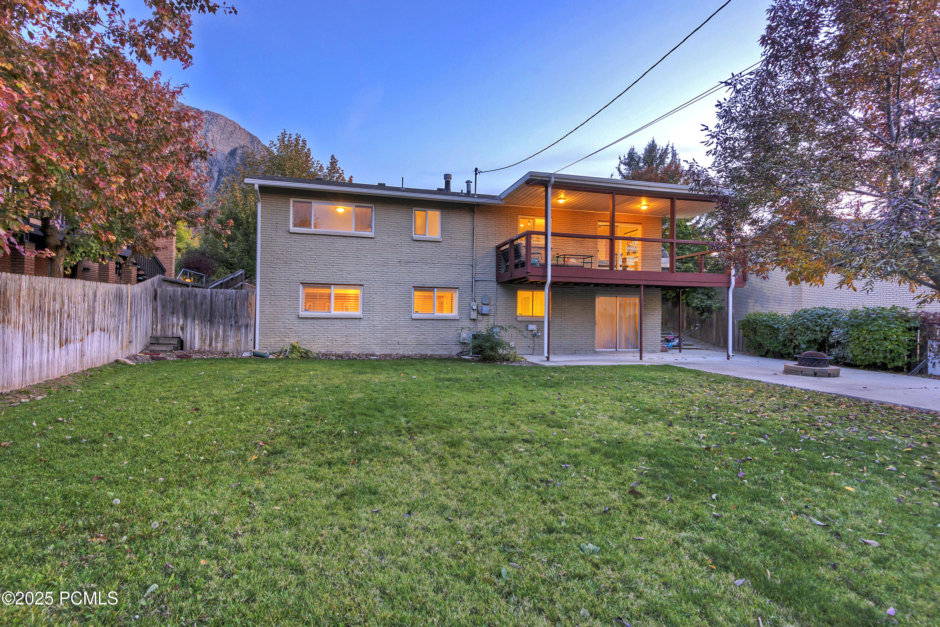 3651 E Oakview Drive