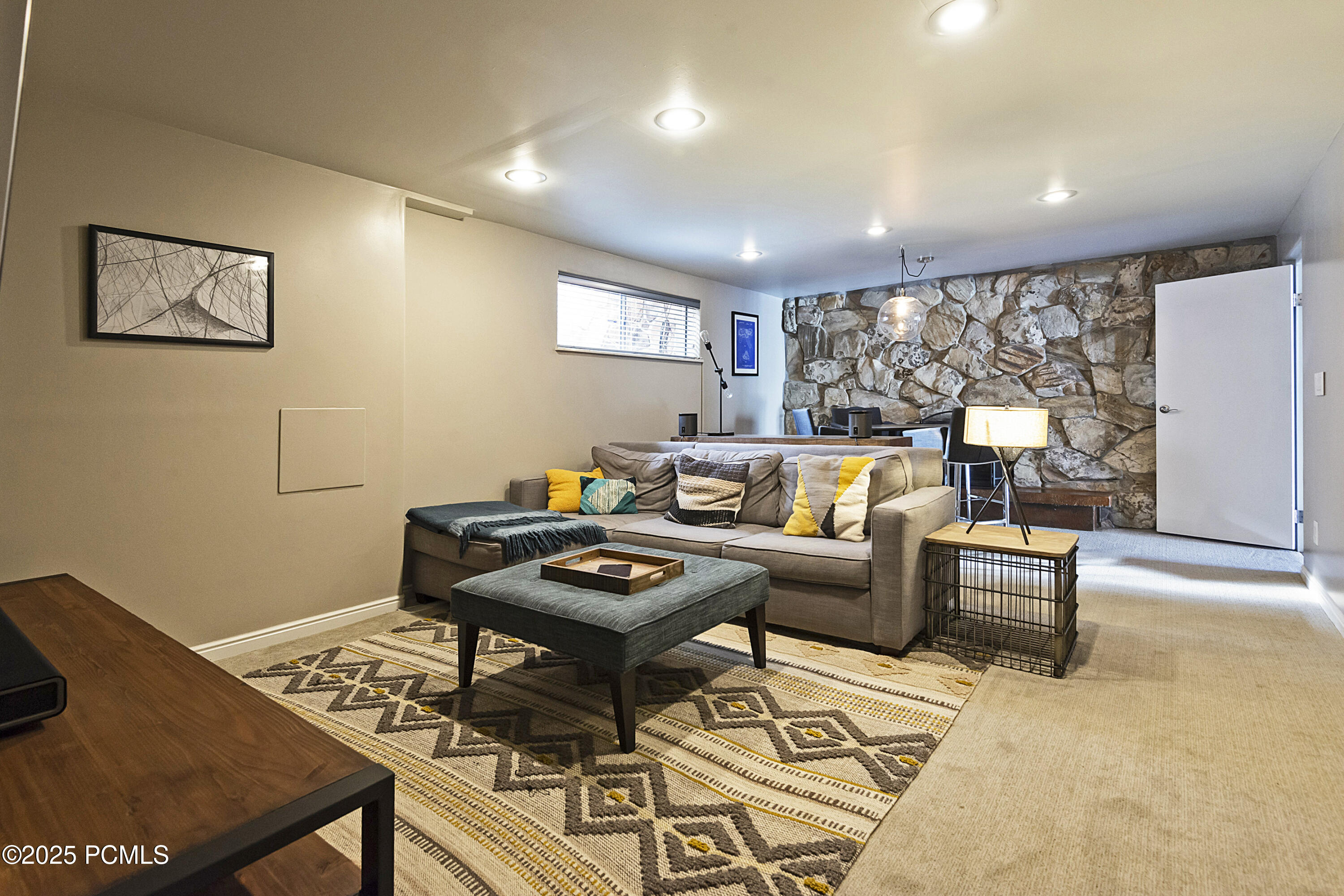 3651 E Oakview Drive