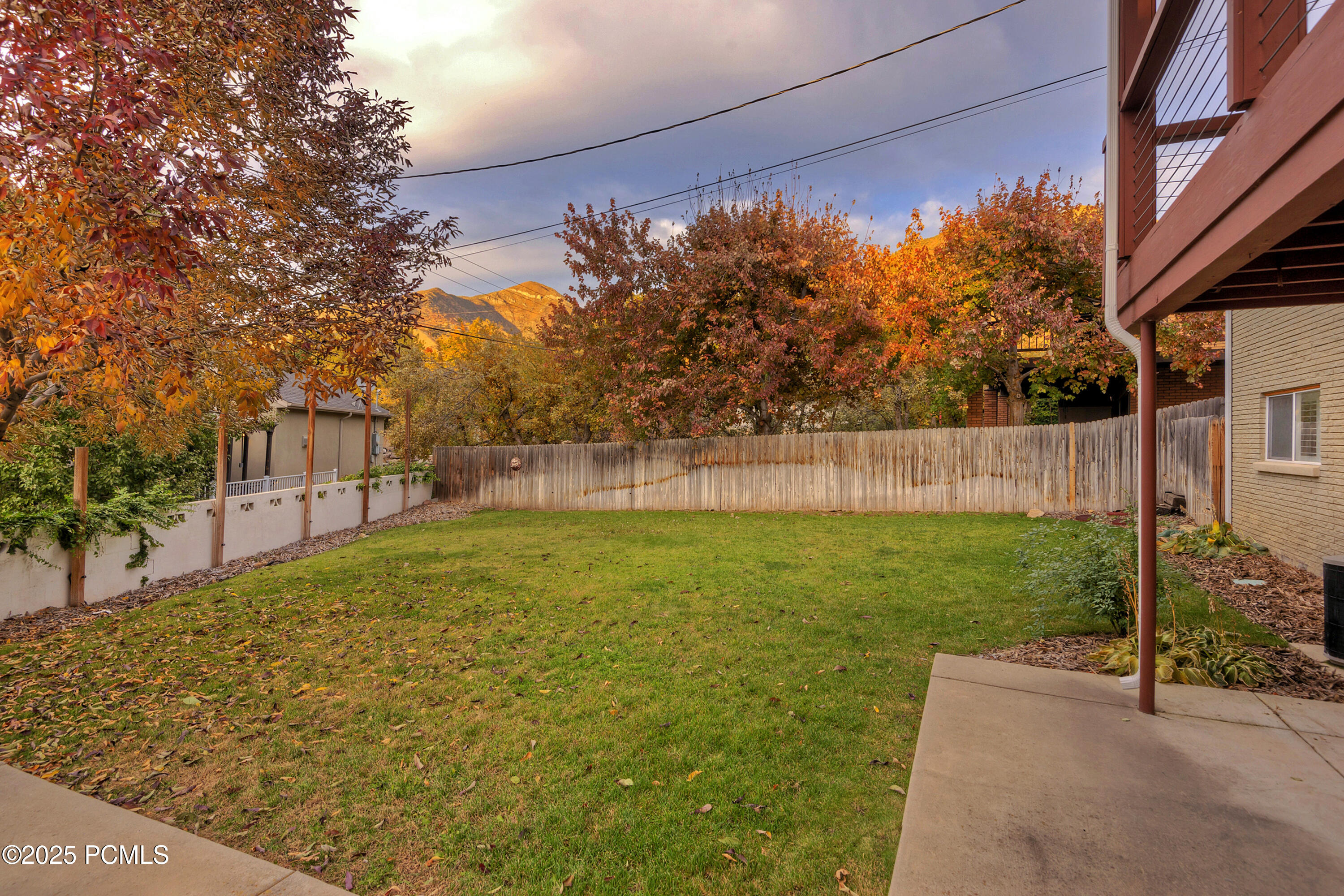 3651 E Oakview Drive