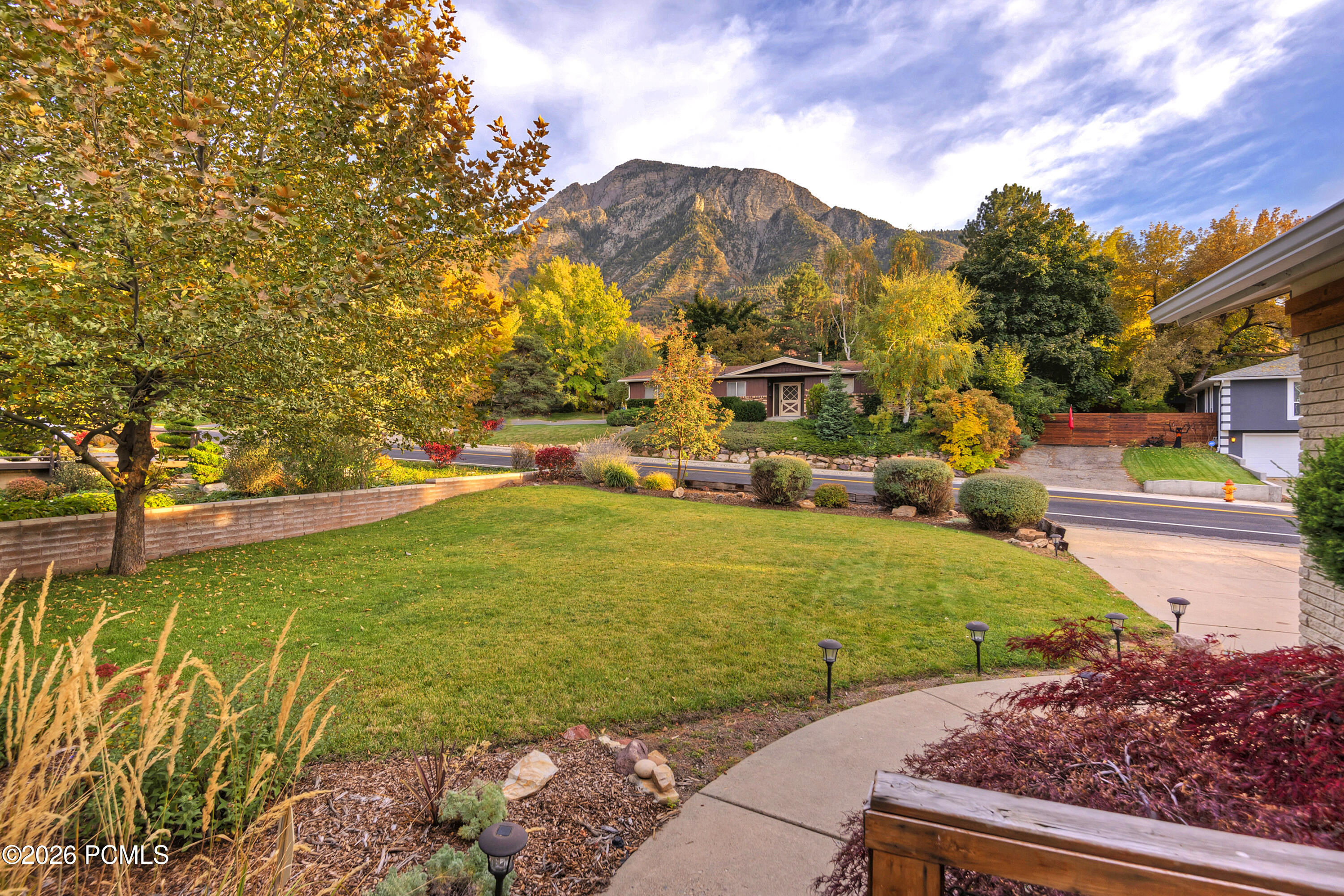 3651 E Oakview Drive