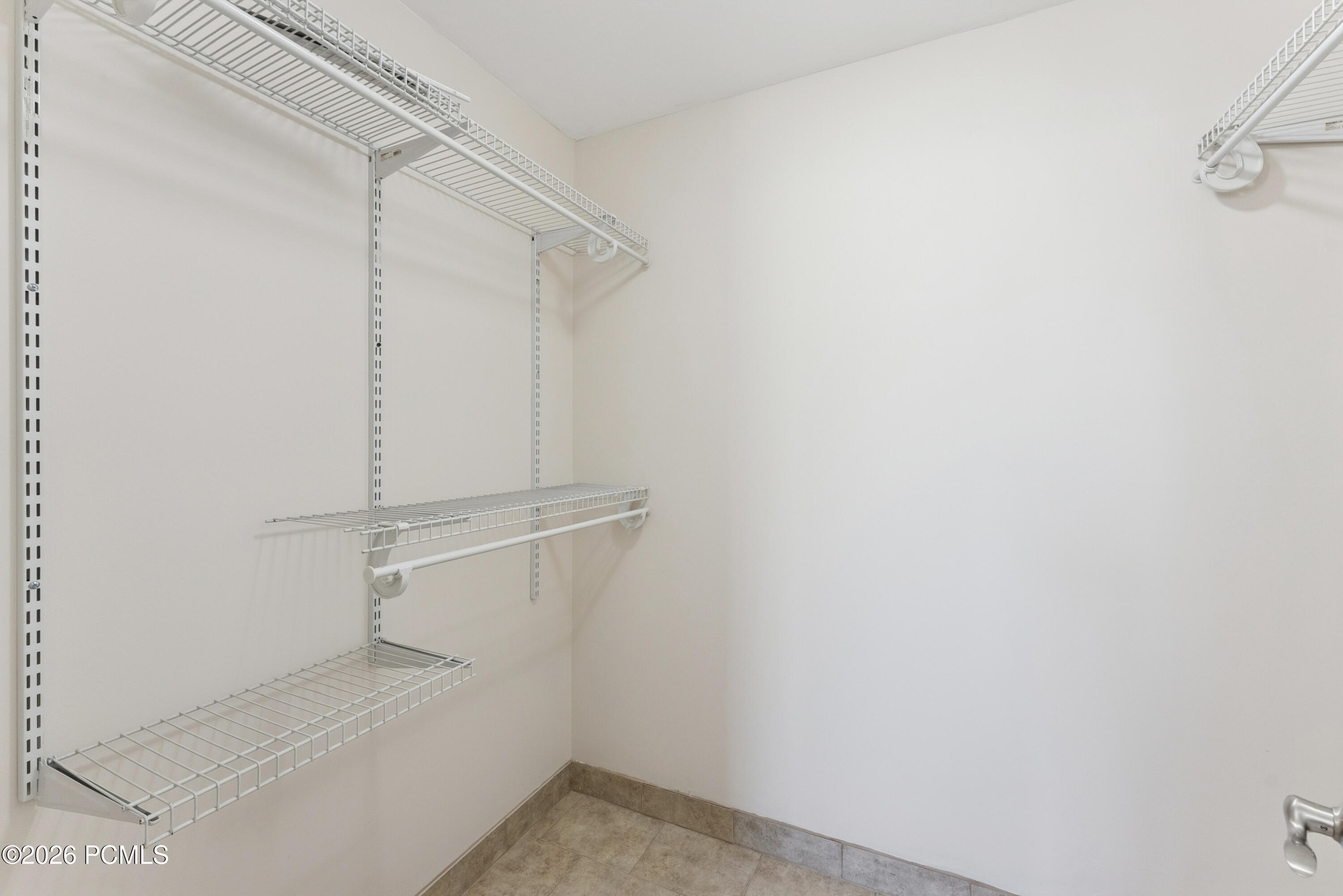 3651 E Oakview Drive