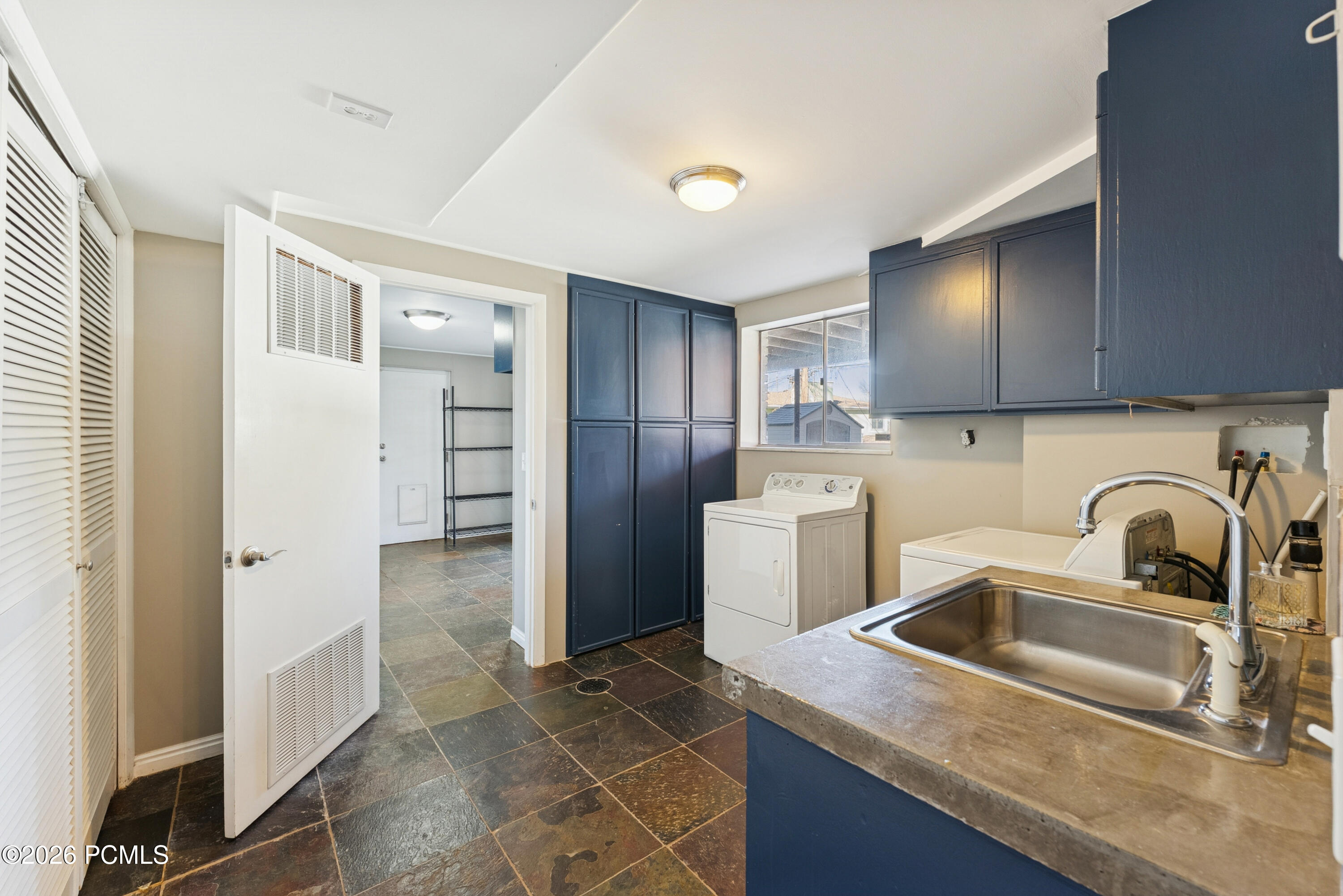 3651 E Oakview Drive