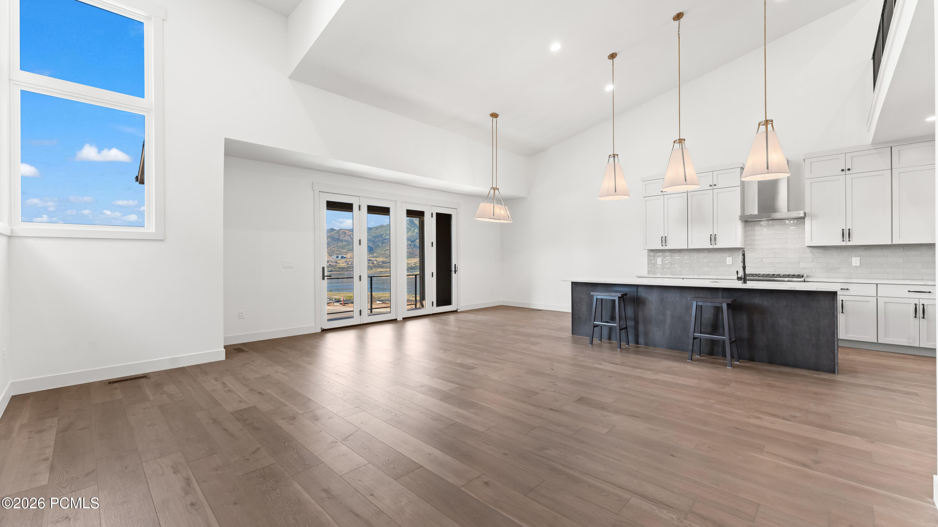 11742 N Shoreline Drive