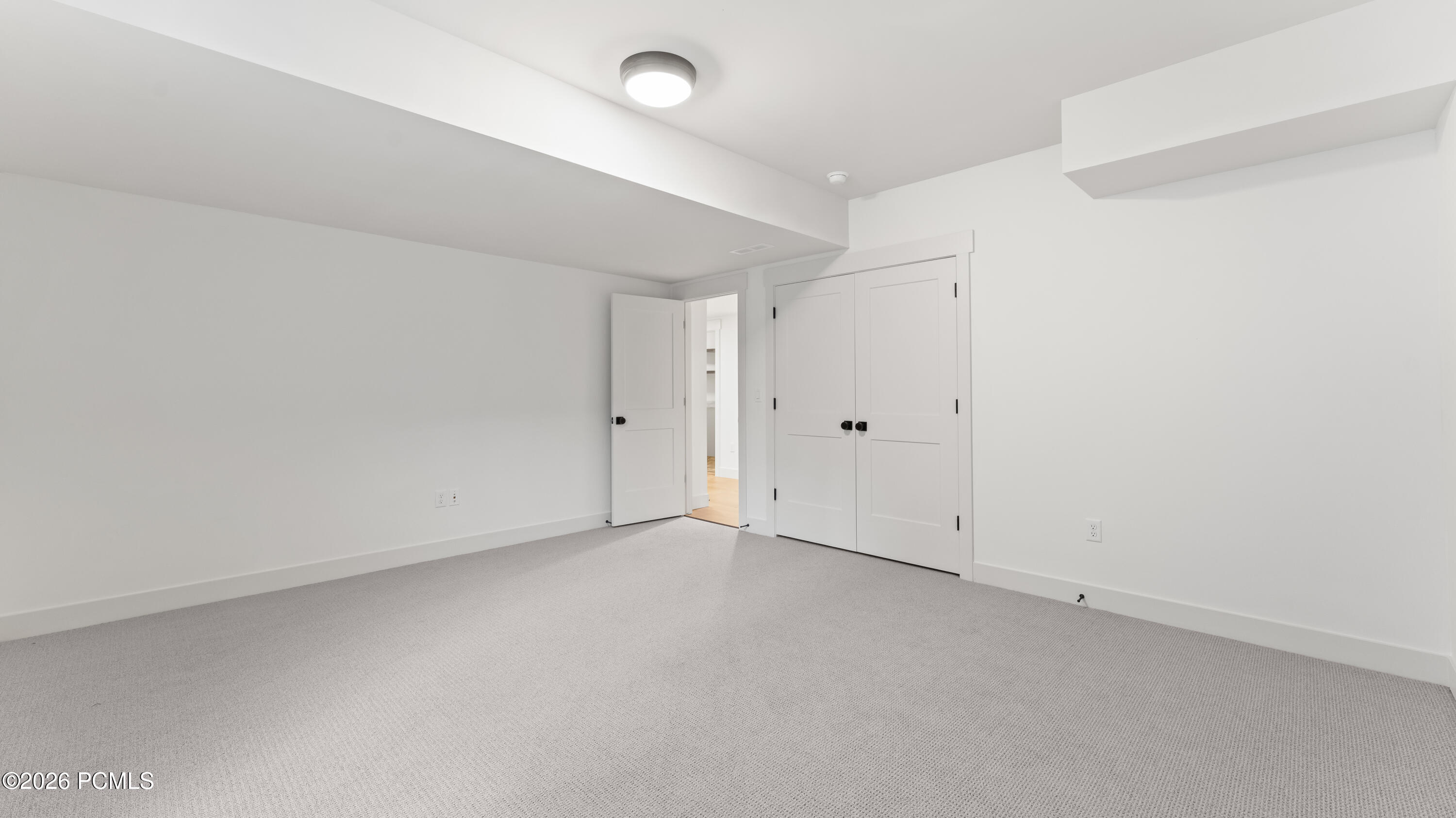 11742 N Shoreline Drive