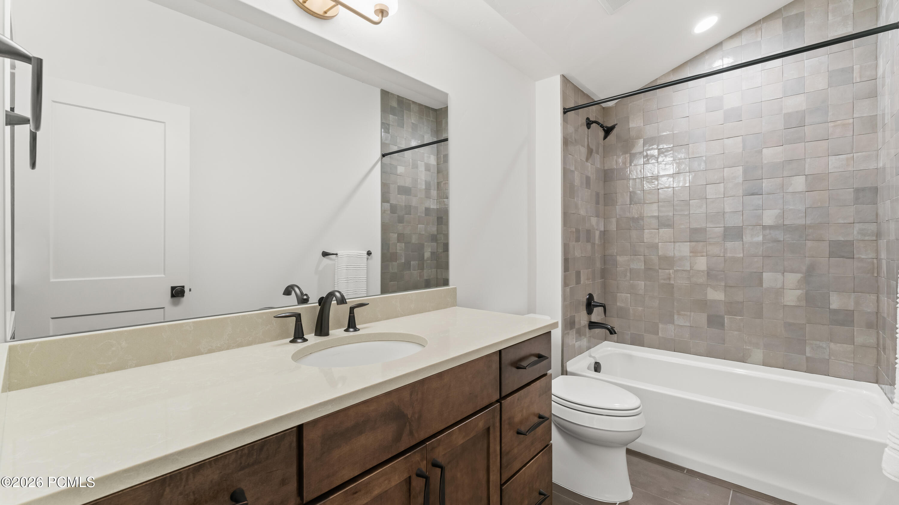 11742 N Shoreline Drive