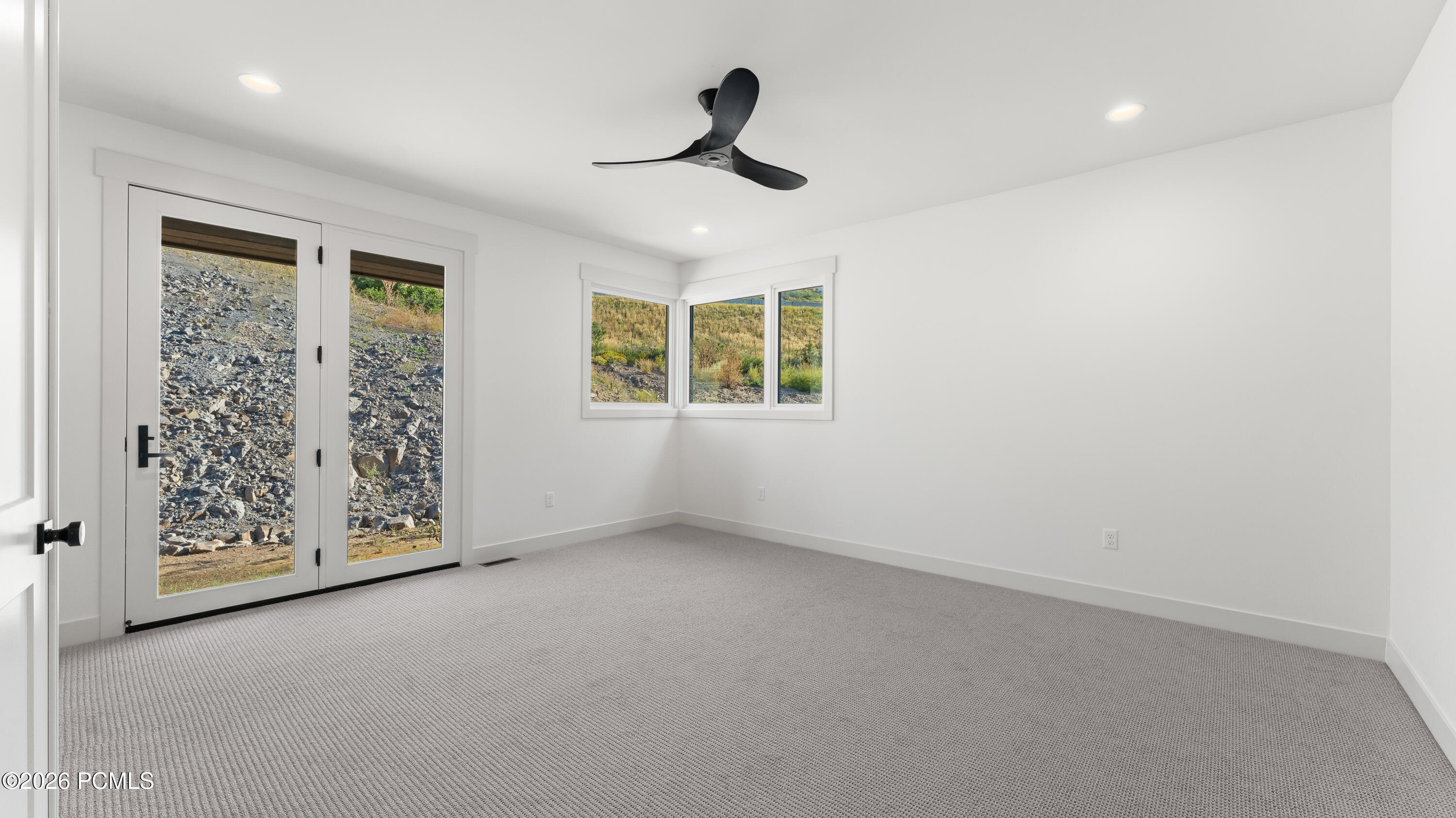 11742 N Shoreline Drive