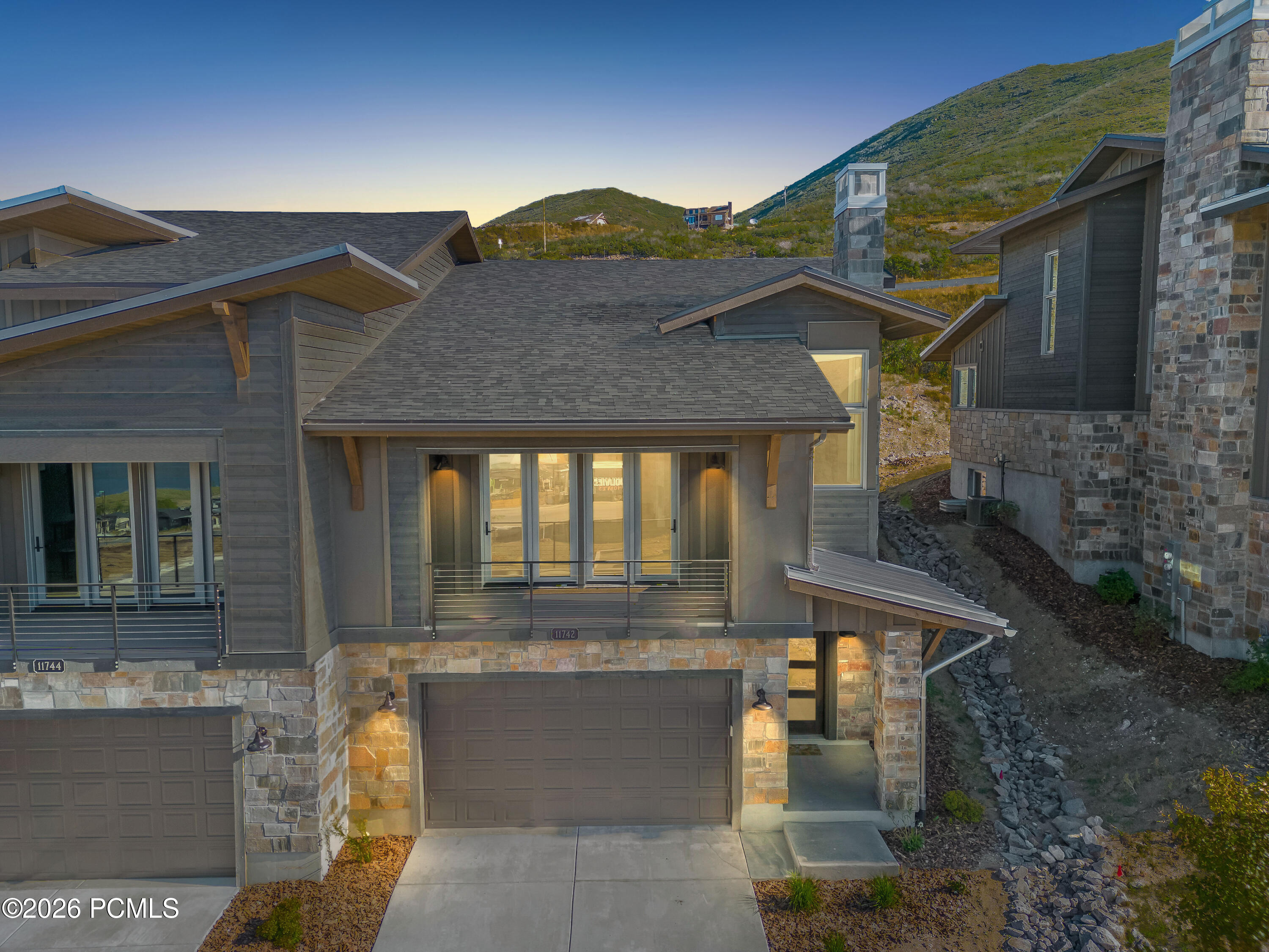 11742 N Shoreline Drive