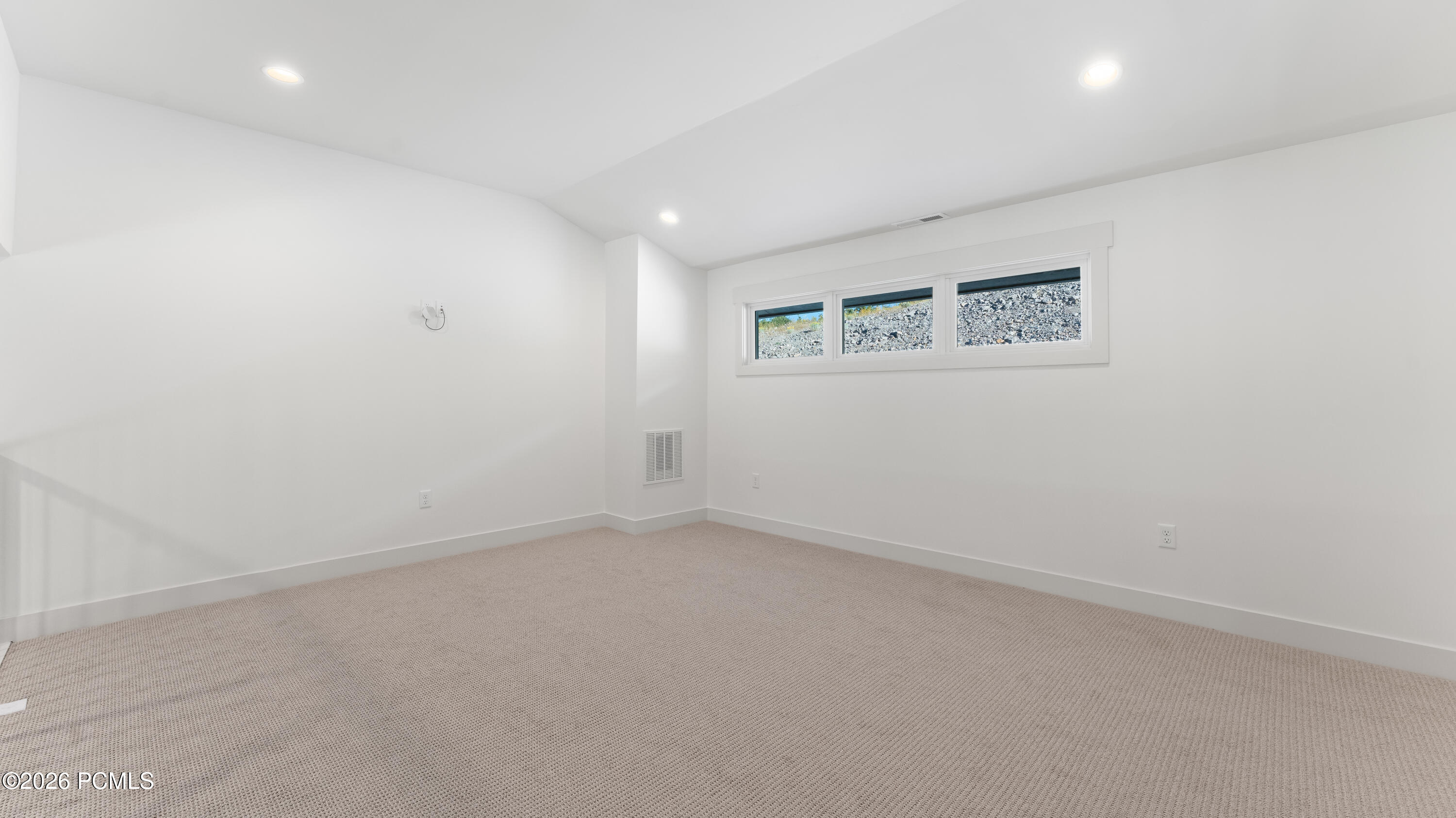 11742 N Shoreline Drive