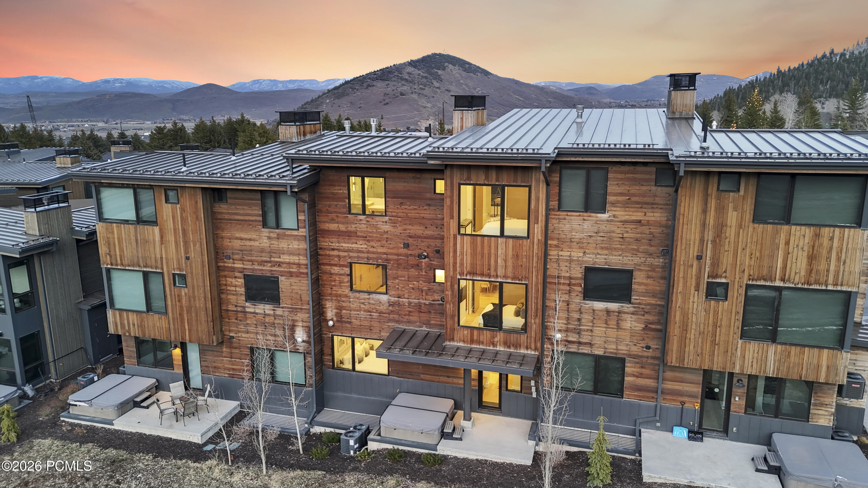 3595 Ridgeline Drive