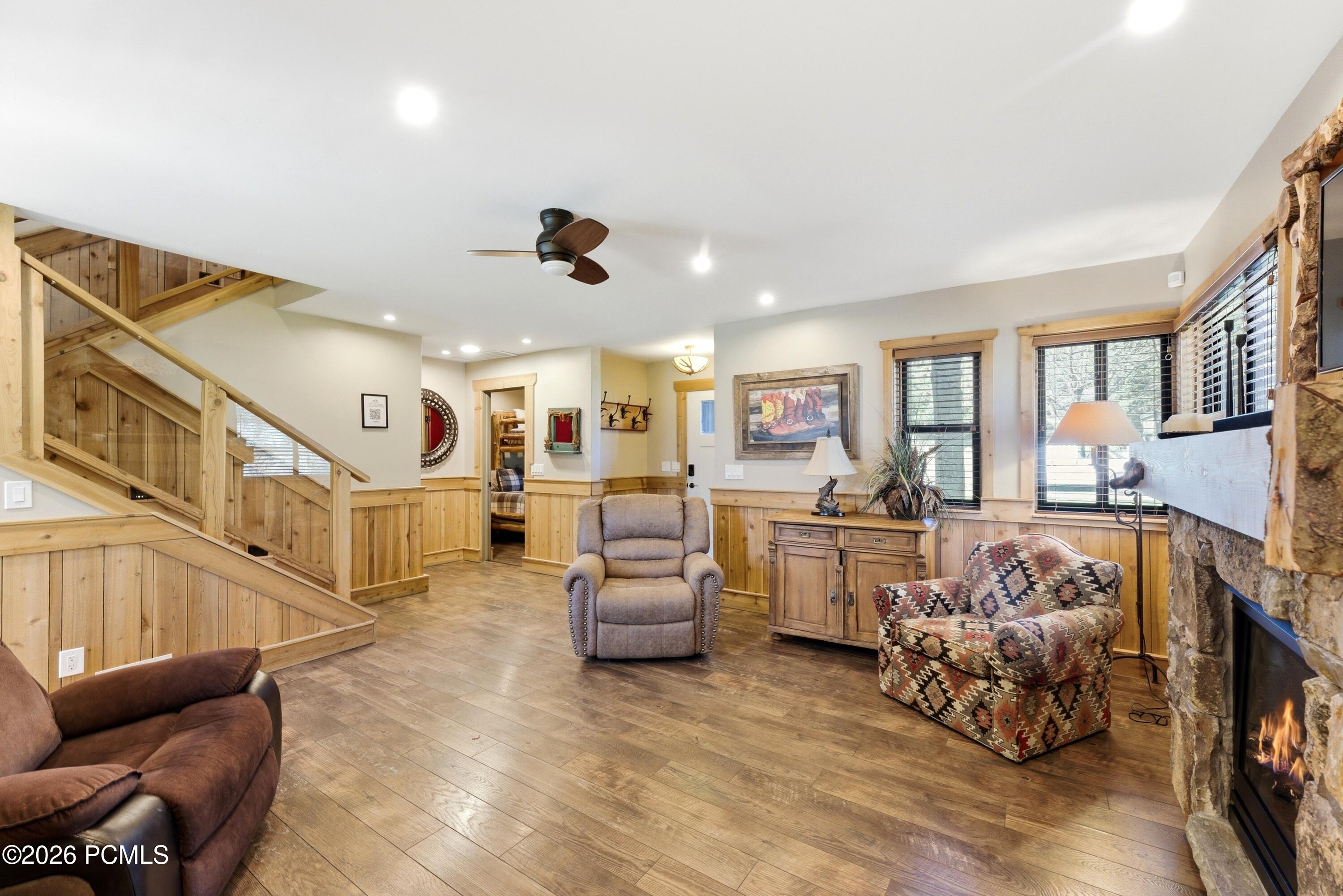 1924 W Frostwood Boulevard 27-A