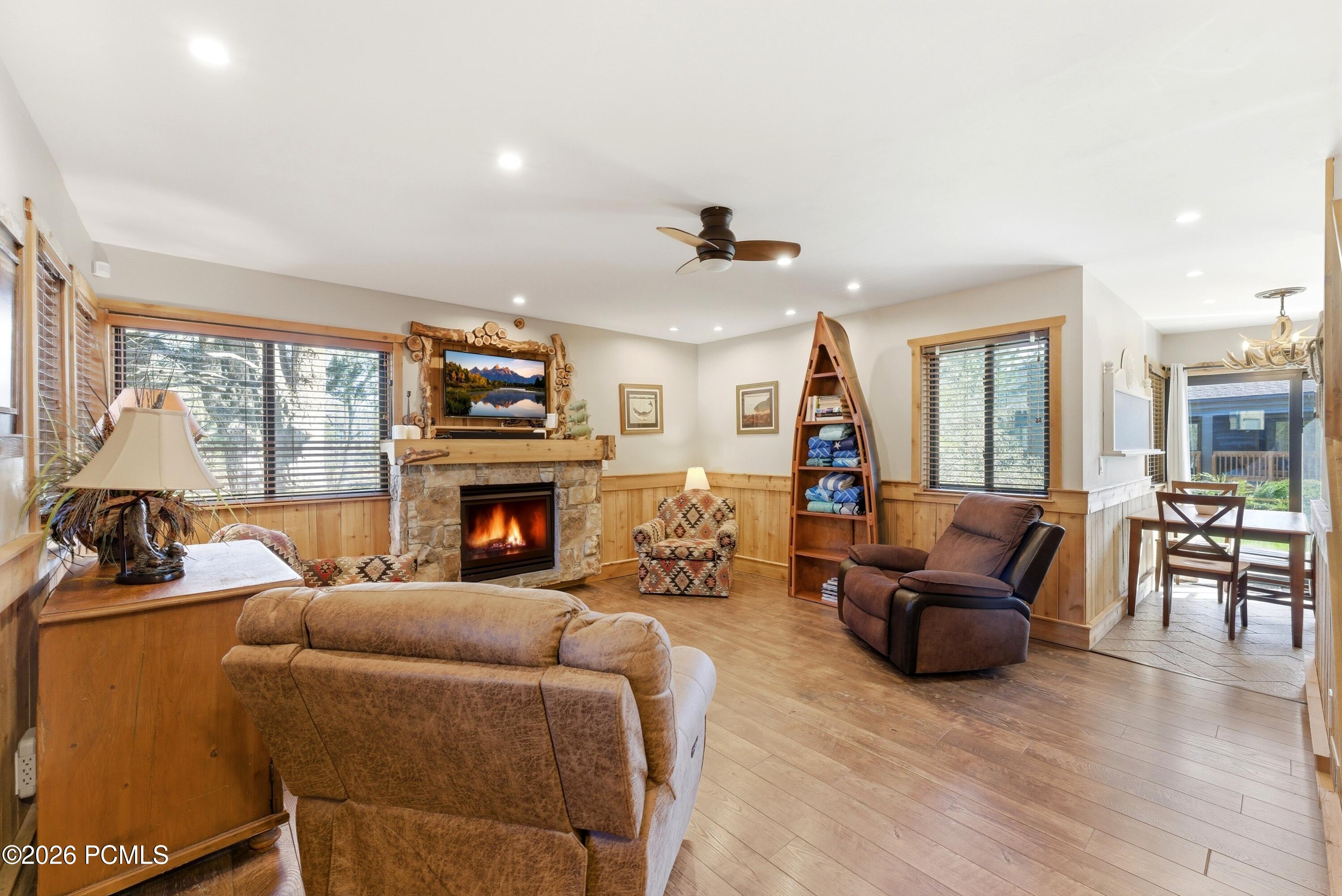 1924 W Frostwood Boulevard 27-A