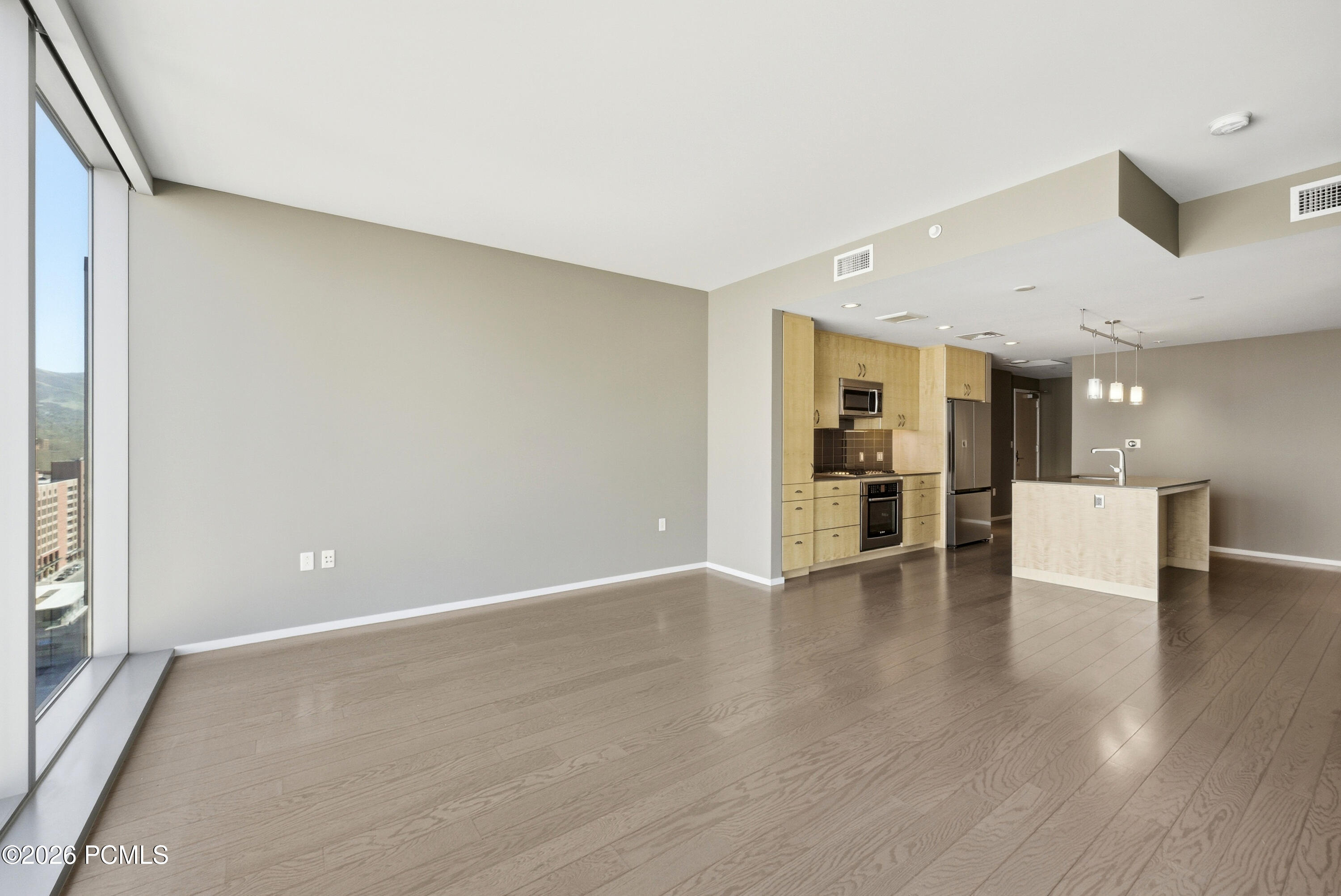 35 E 100 Apt 1302