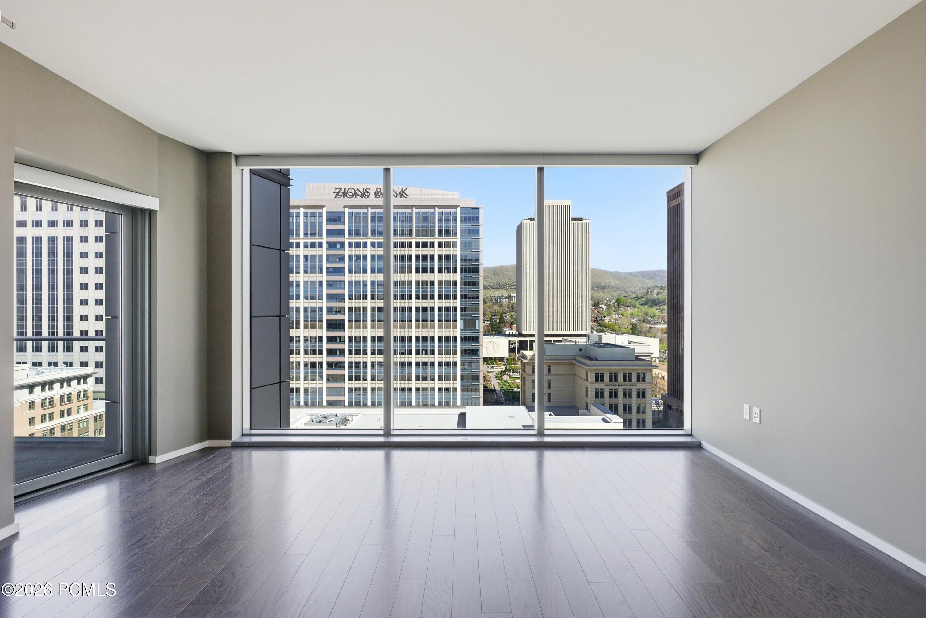 35 E 100 Apt 1302