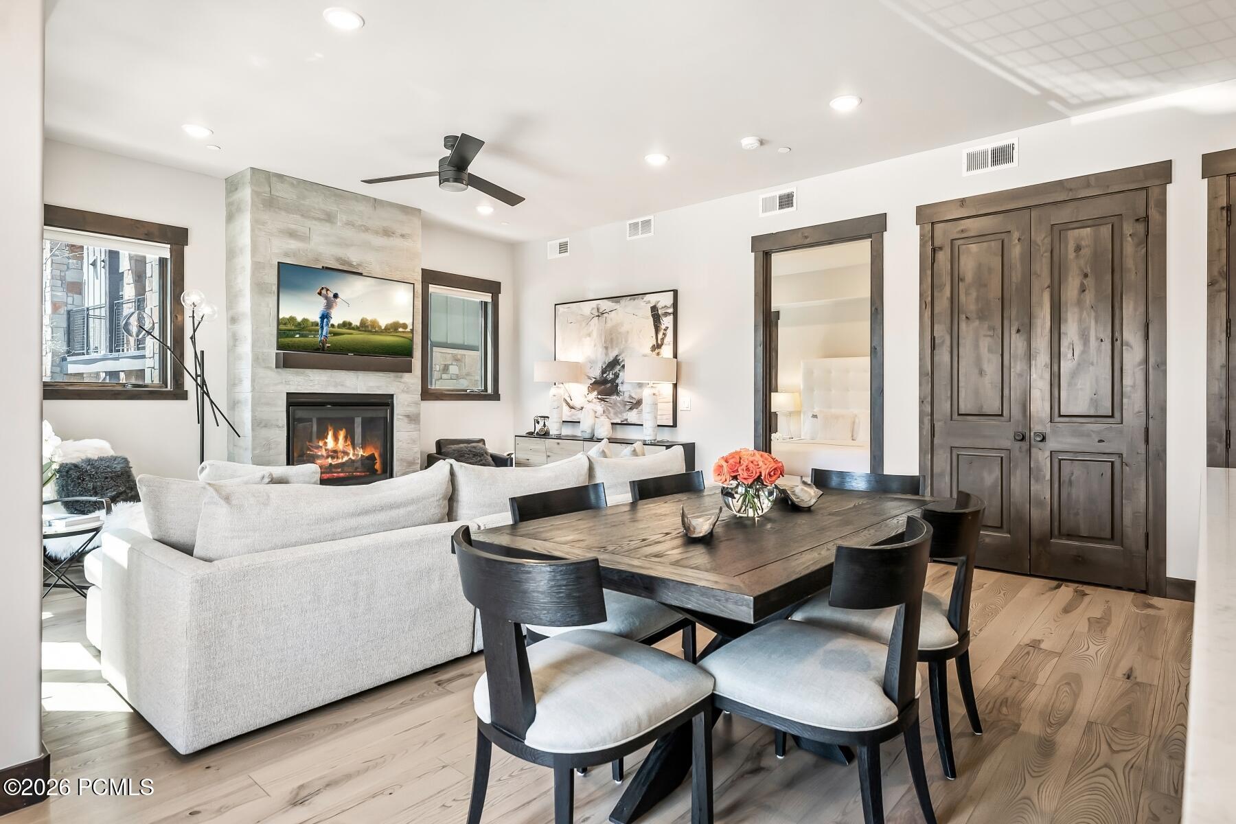 3751 Blackstone Drive Unit 2j
