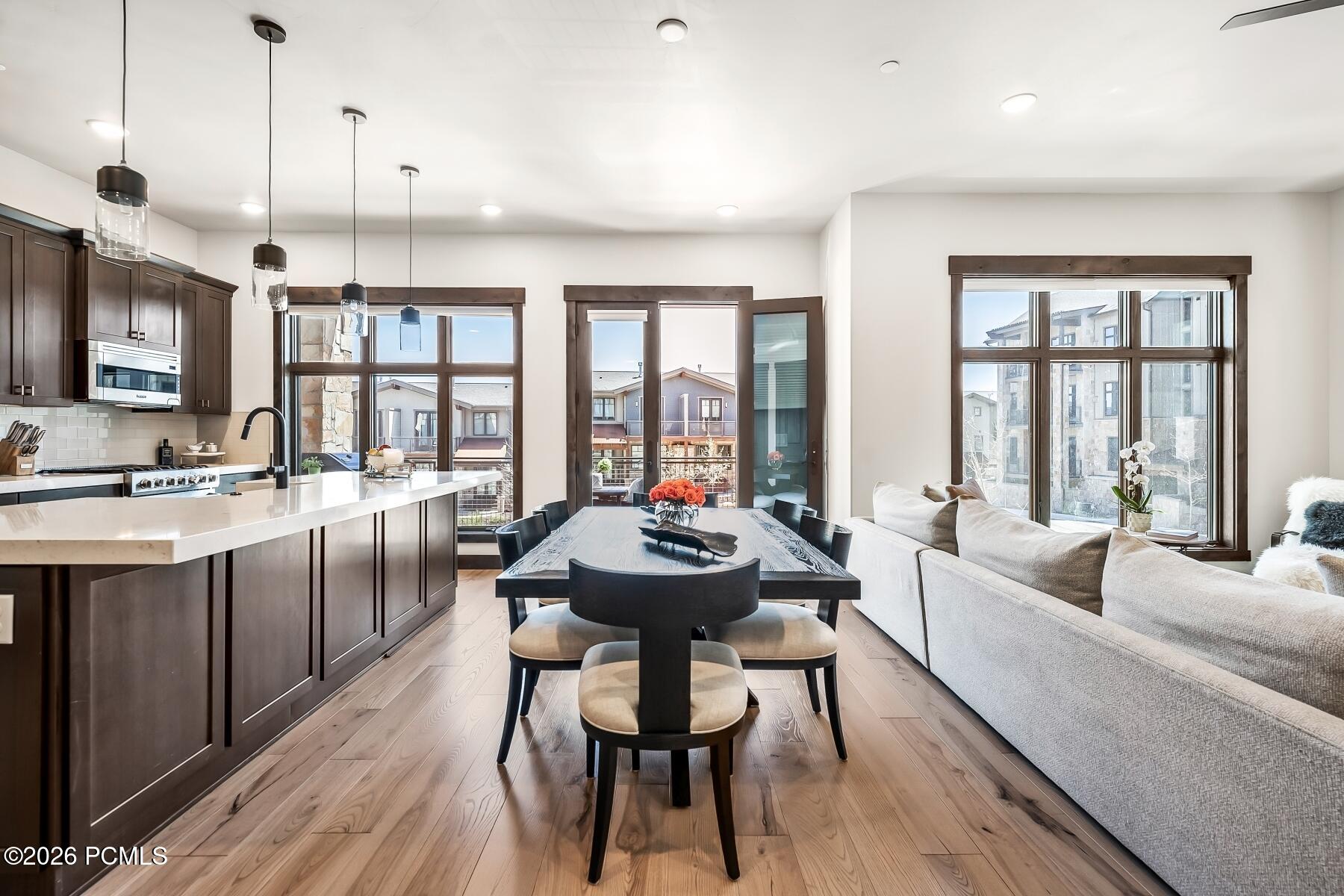 3751 Blackstone Drive Unit 2j