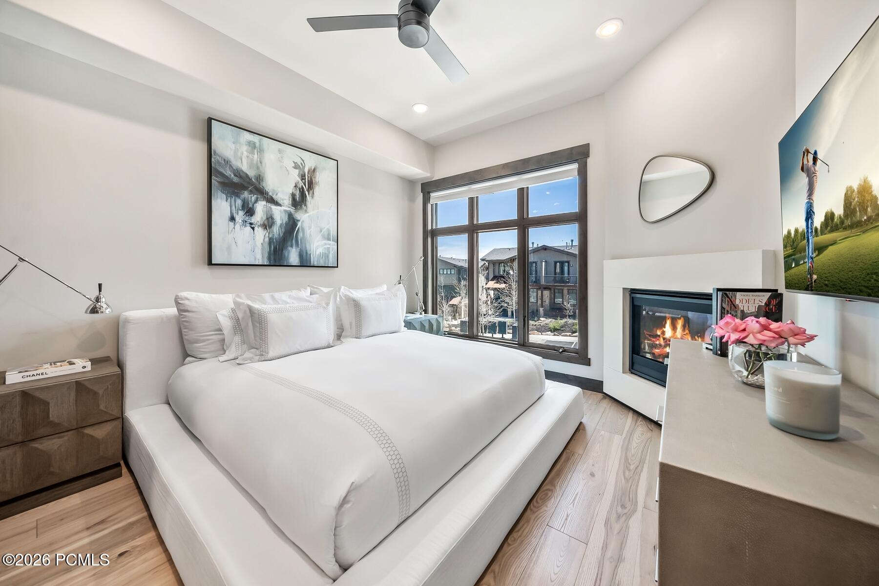 3751 Blackstone Drive Unit 2j