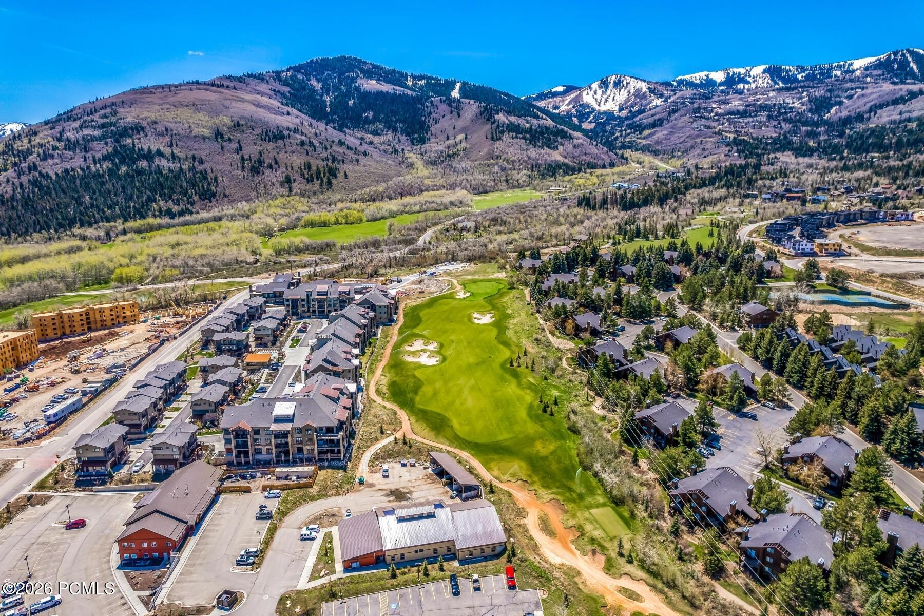 3751 Blackstone Drive Unit 2j