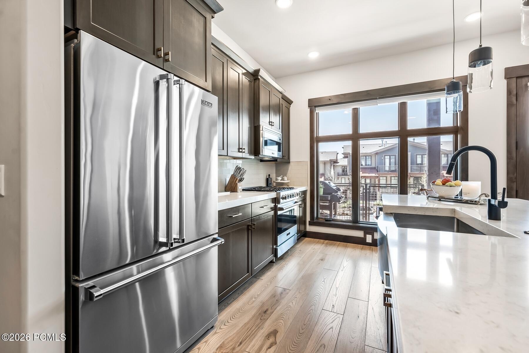 3751 Blackstone Drive Unit 2j