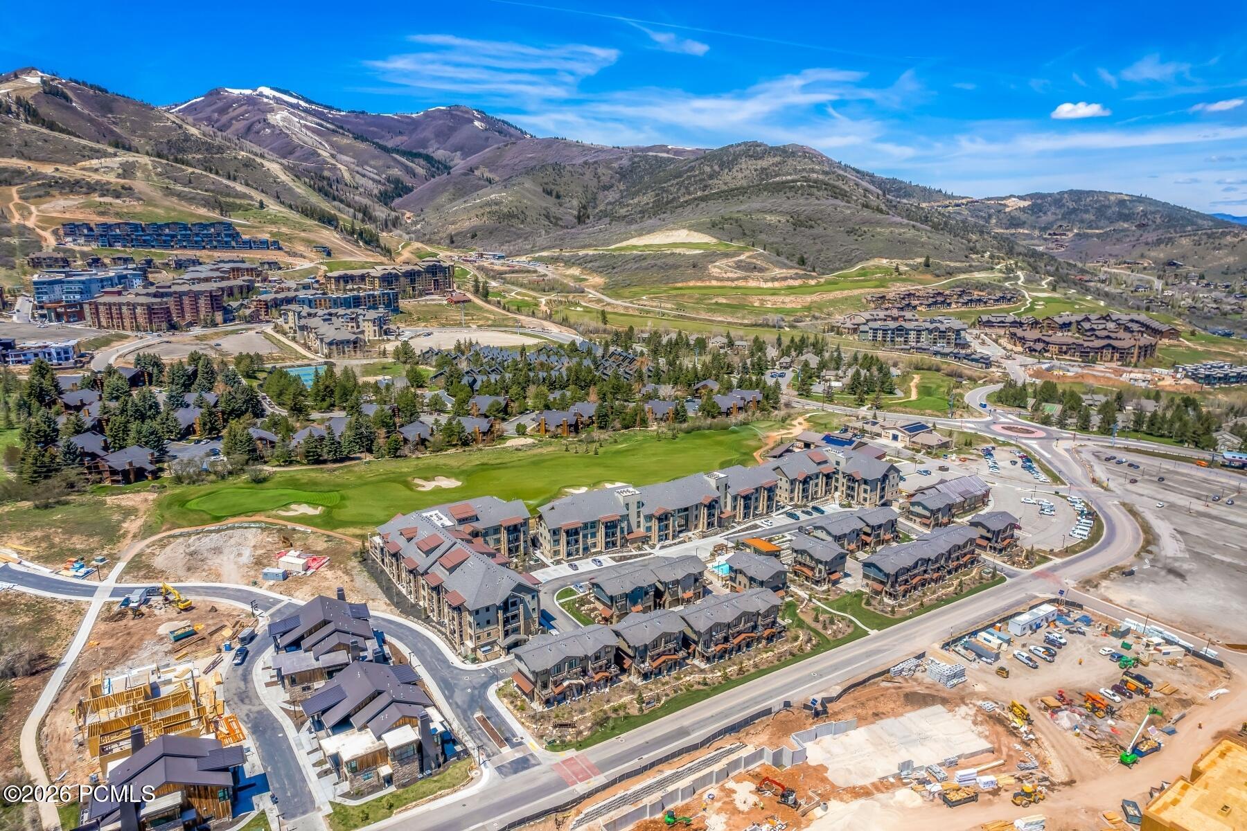 3751 Blackstone Drive Unit 2j