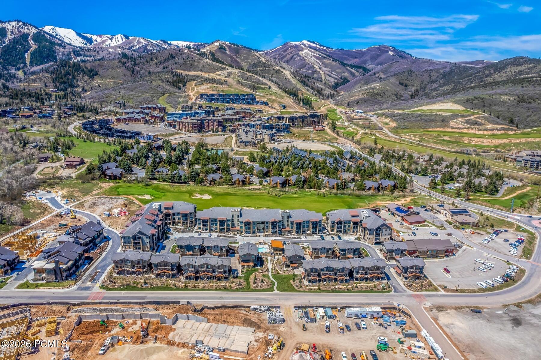 3751 Blackstone Drive Unit 2j