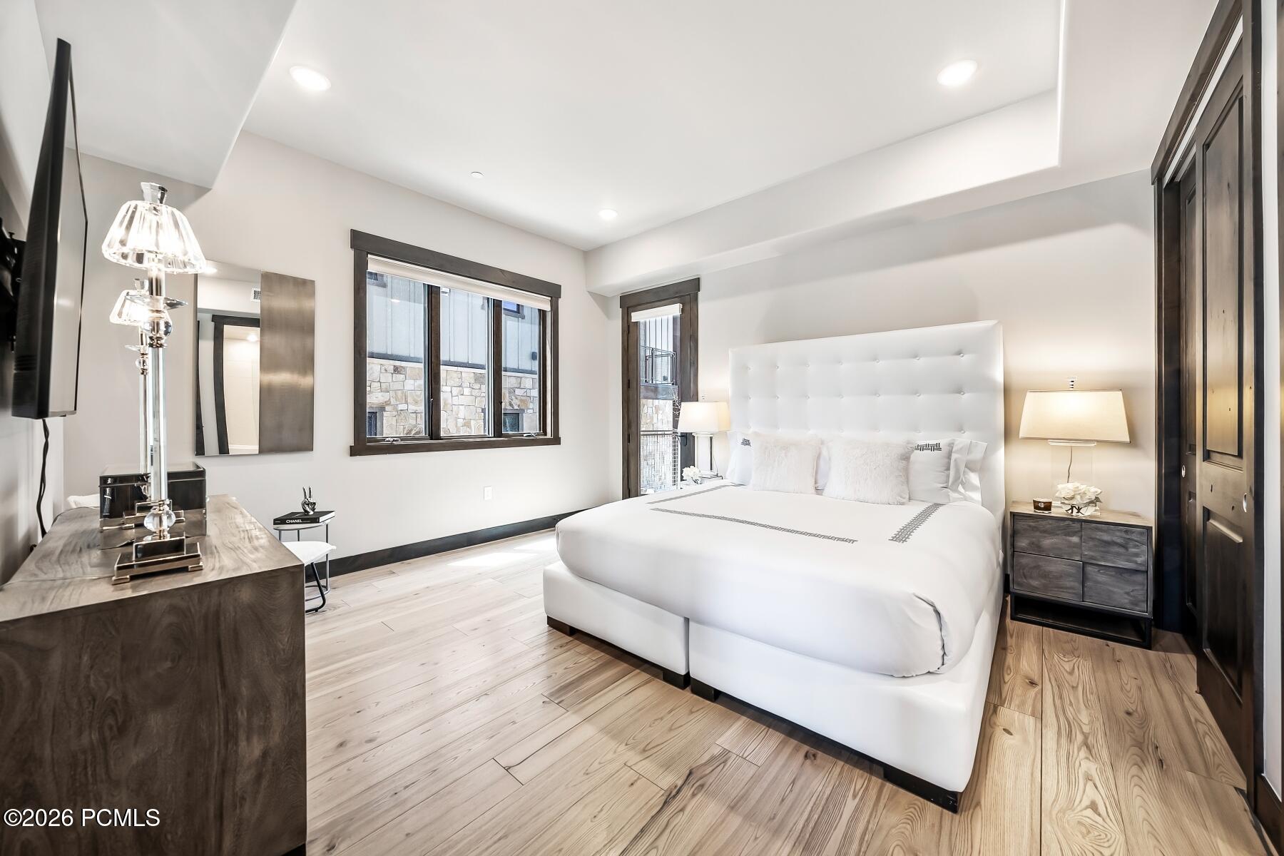3751 Blackstone Drive Unit 2j