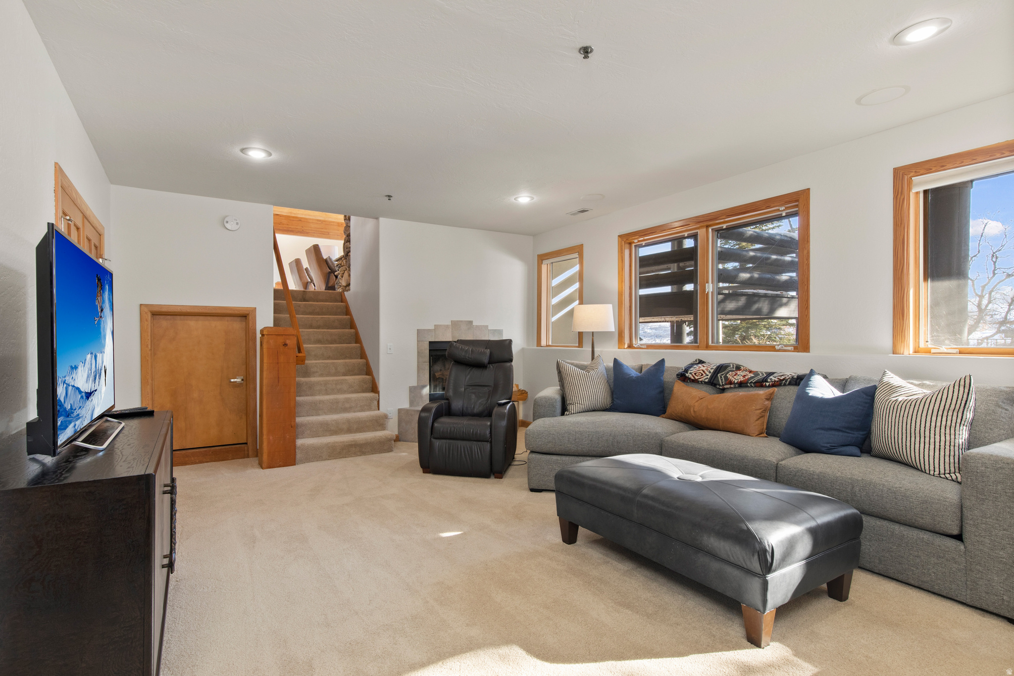 3133 MOUNTAIN CT