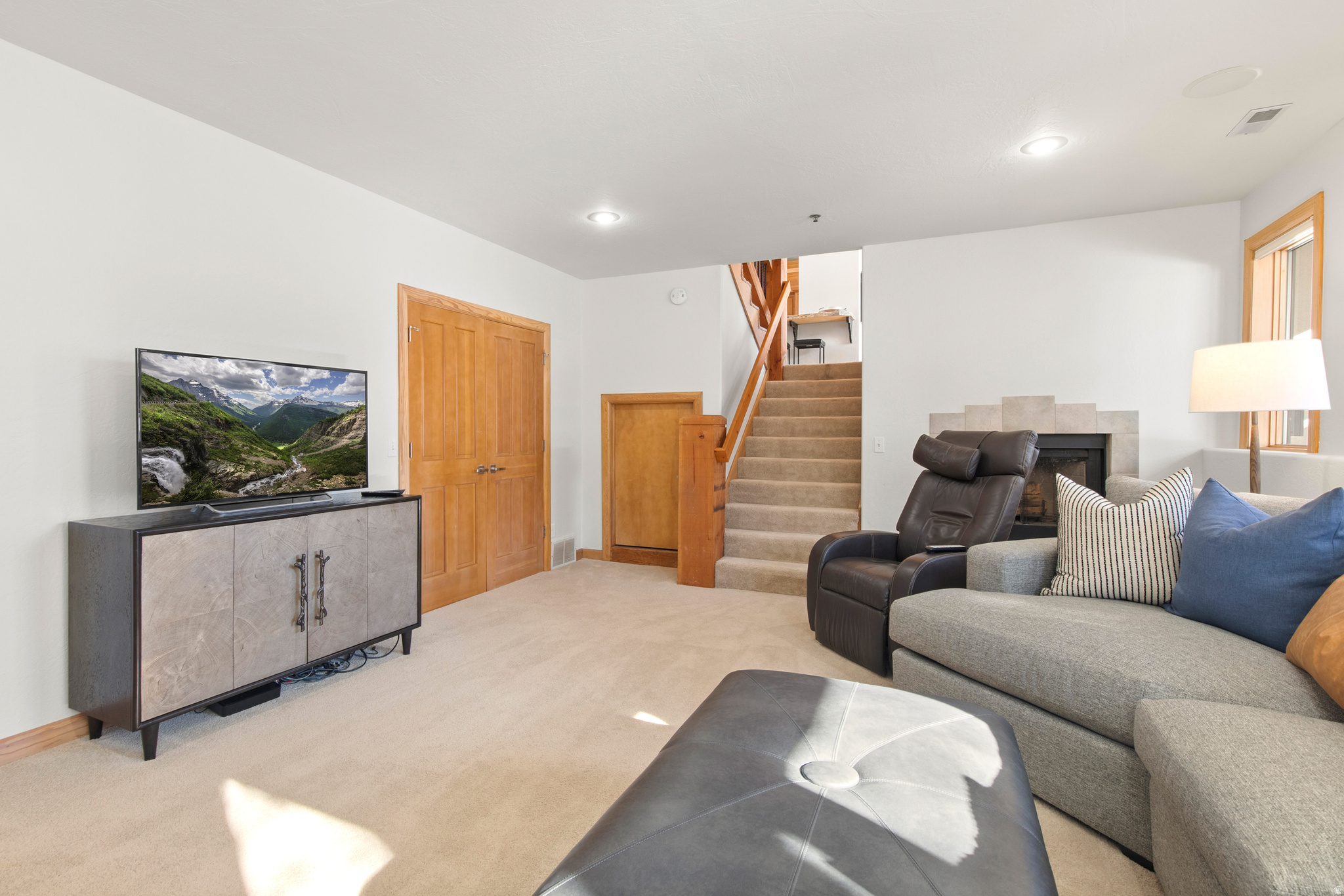 3133 MOUNTAIN CT