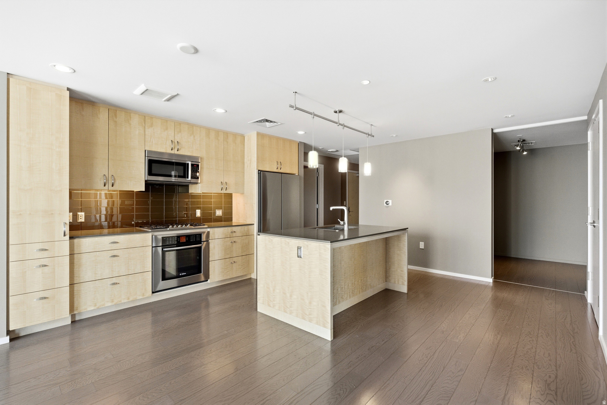 35 E 100 ST #1302