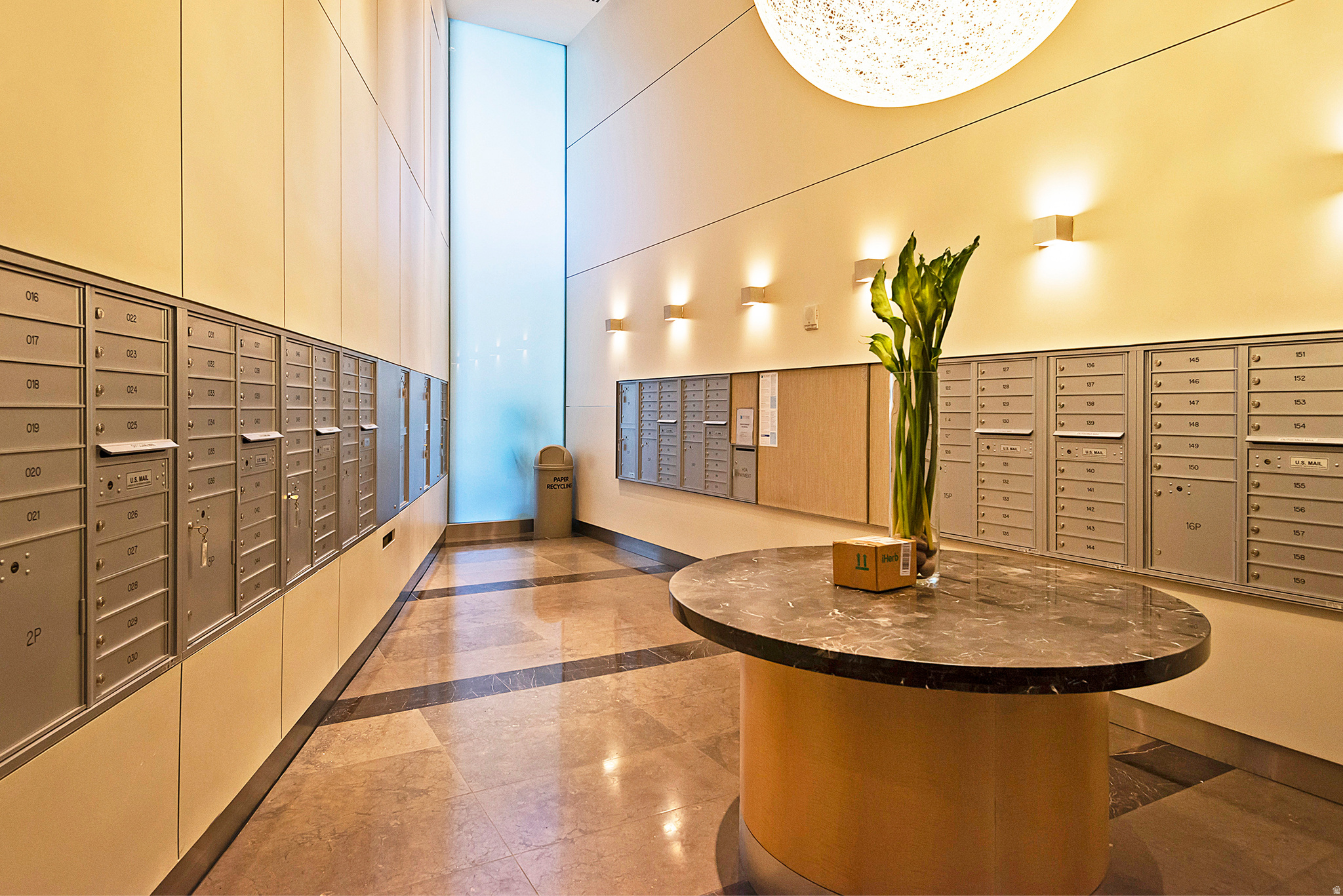 35 E 100 ST #1302