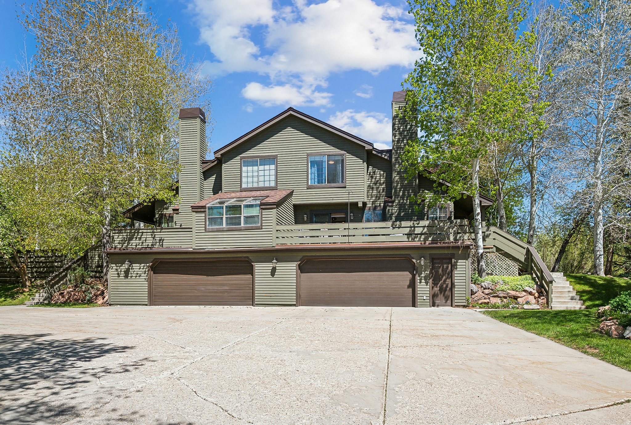3061 FAWN DR