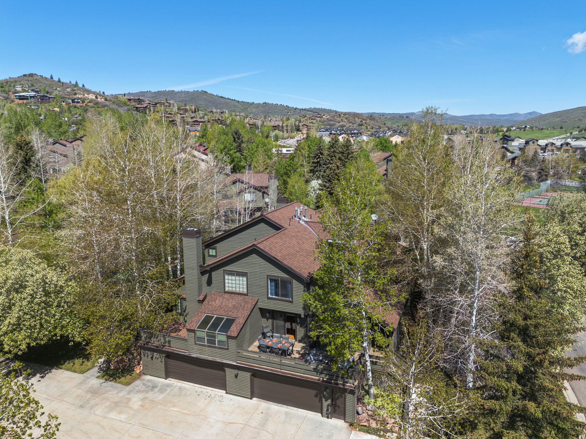 3061 FAWN DR
