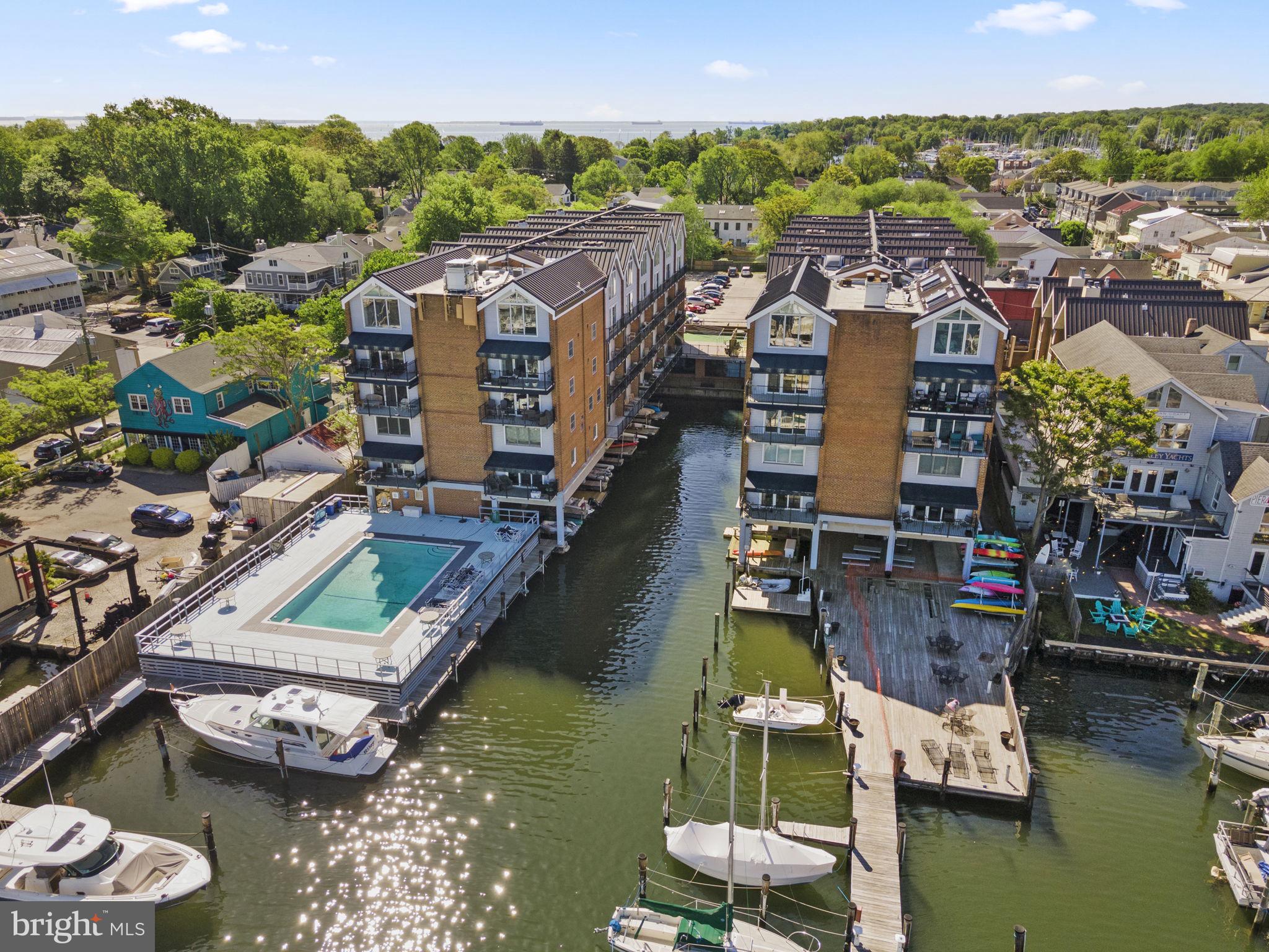 312 Severn Ave #W402
