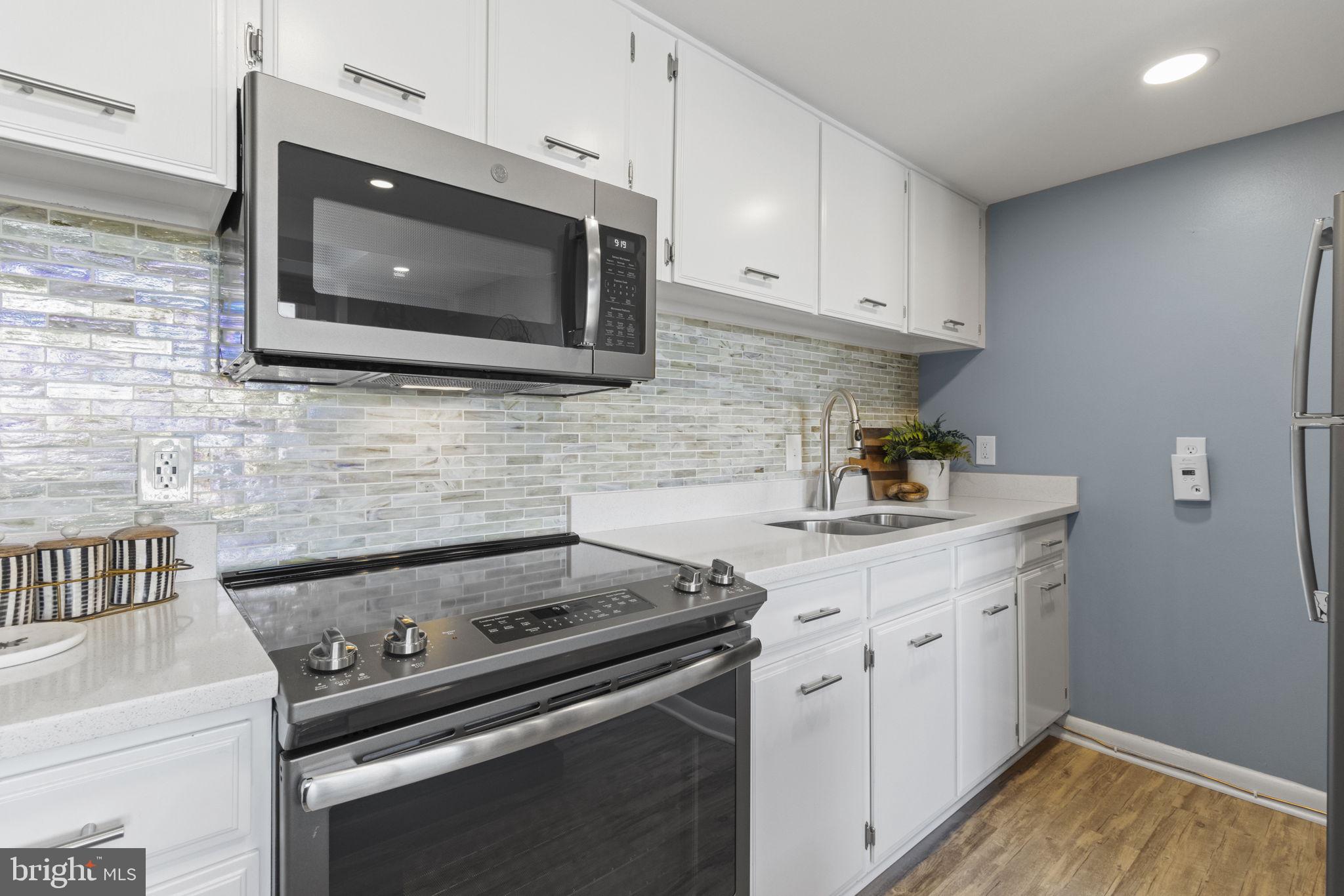 312 Severn Ave #W402