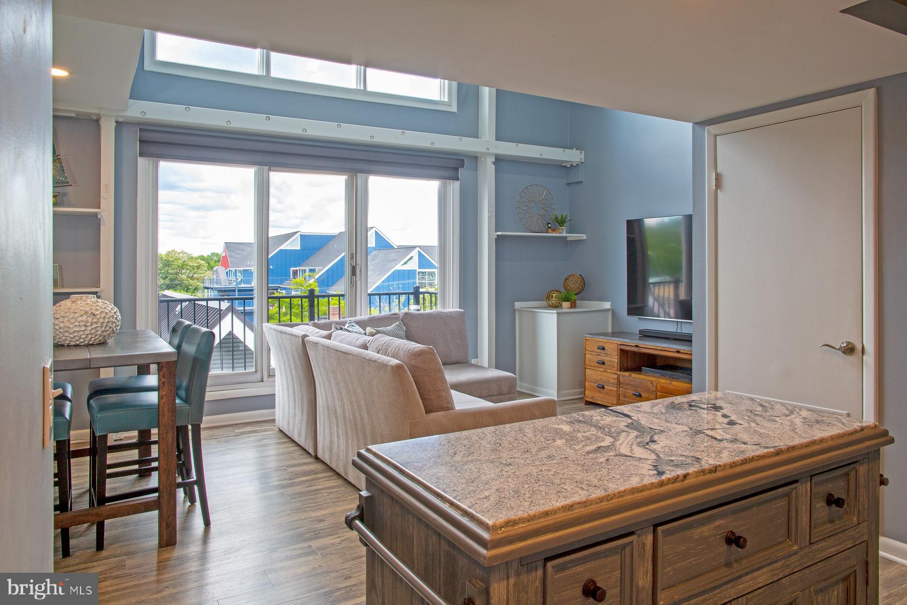 312 Severn Ave #W402