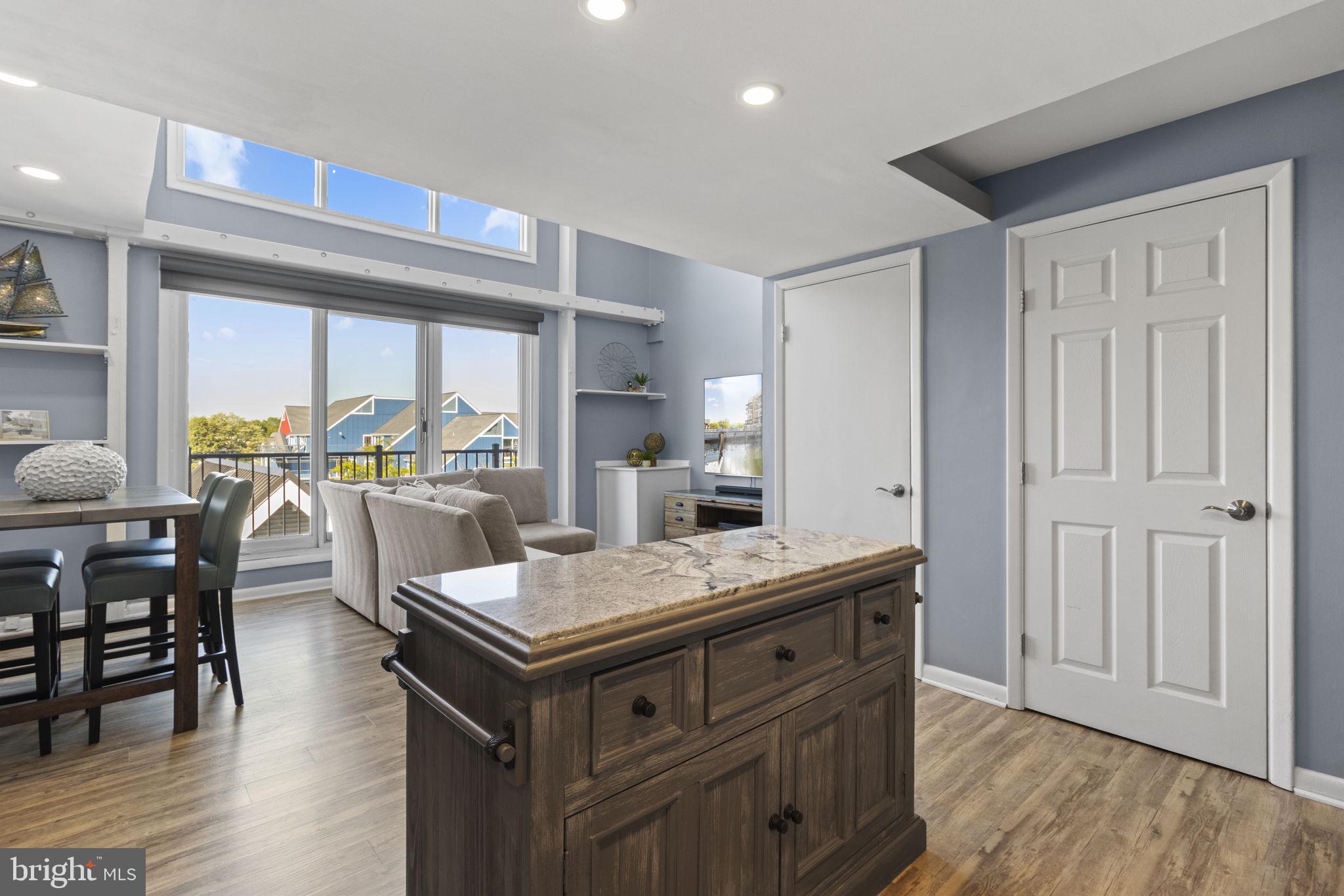 312 Severn Ave #W402